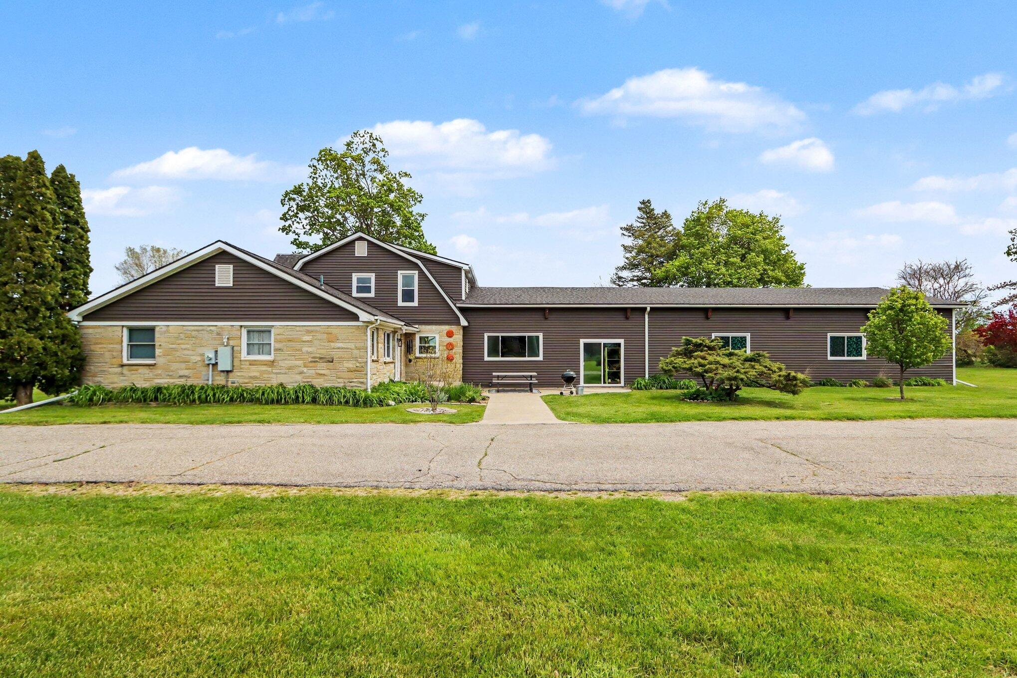 29561 E Red Arrow Highway Property Photo 2