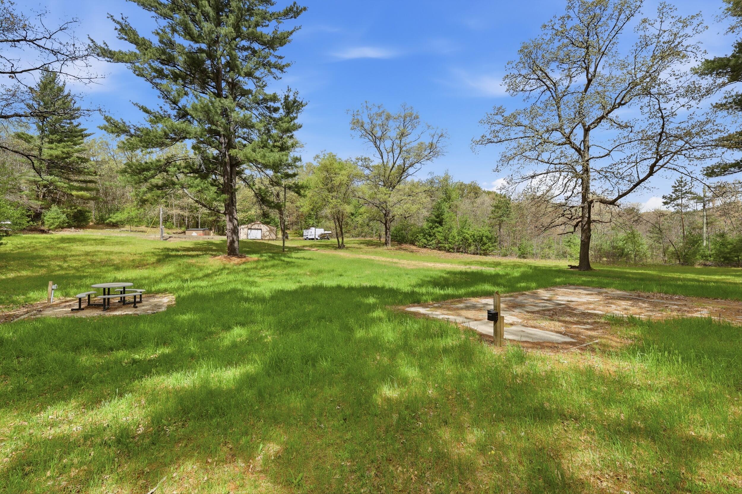 4143 S Pine Avenue Property Photo 4