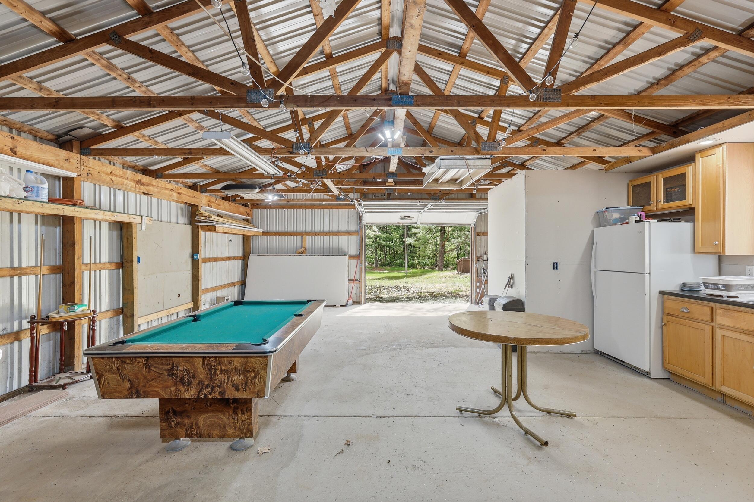 4143 S Pine Avenue Property Photo 9