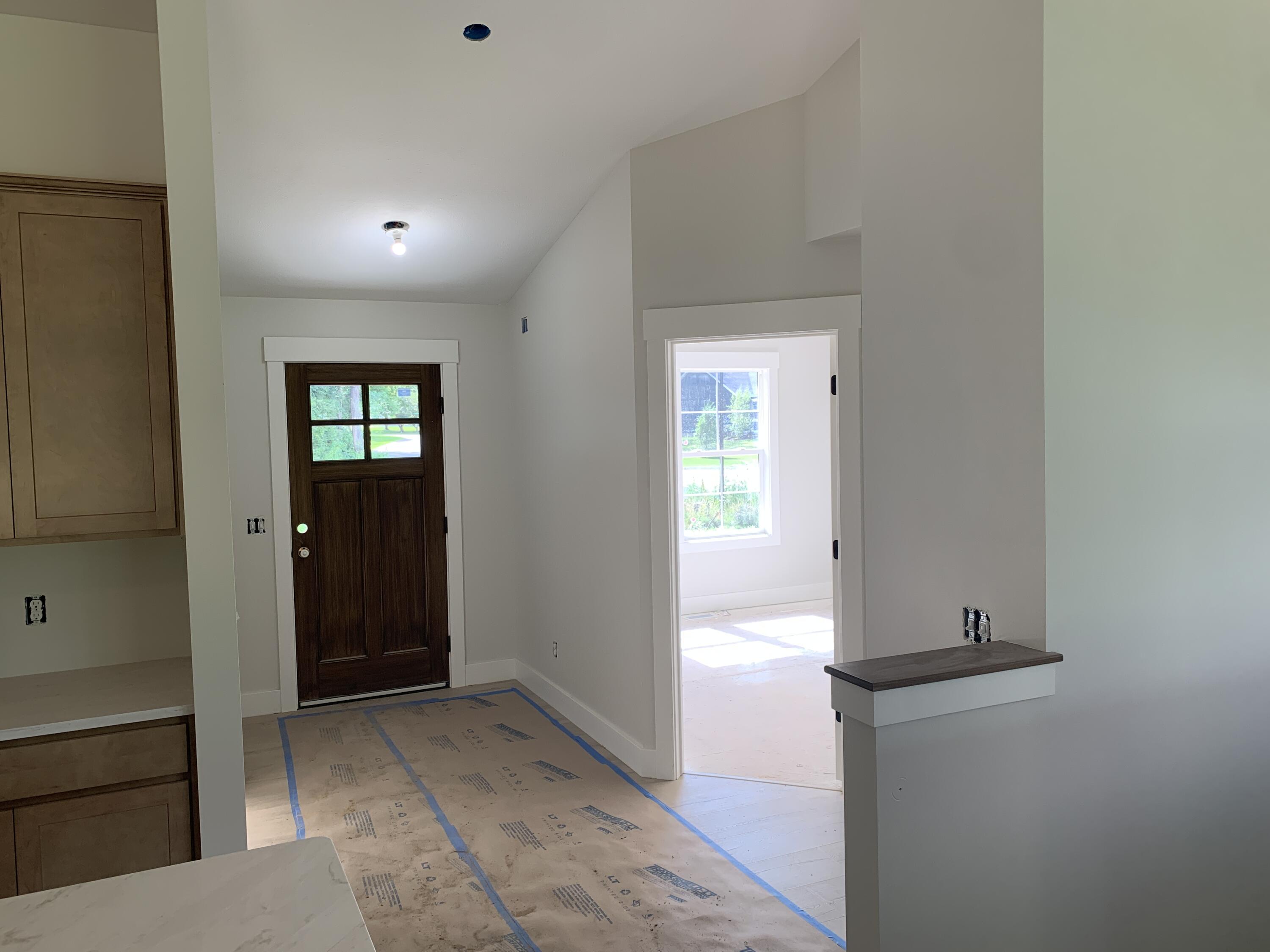 7060 Pinehurst Drive Ne Property Photo 2