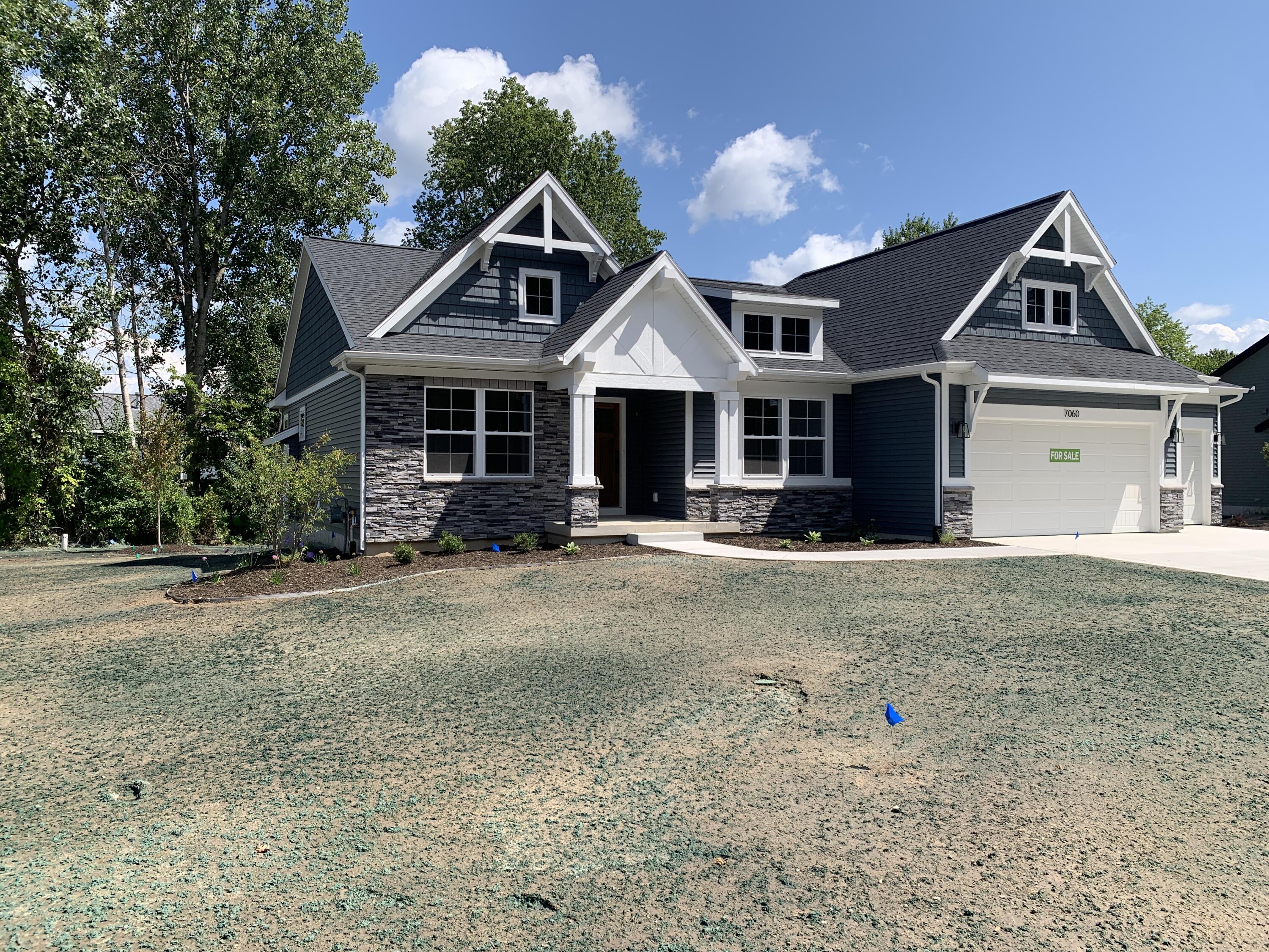 7060 Pinehurst Drive Ne Property Photo 13