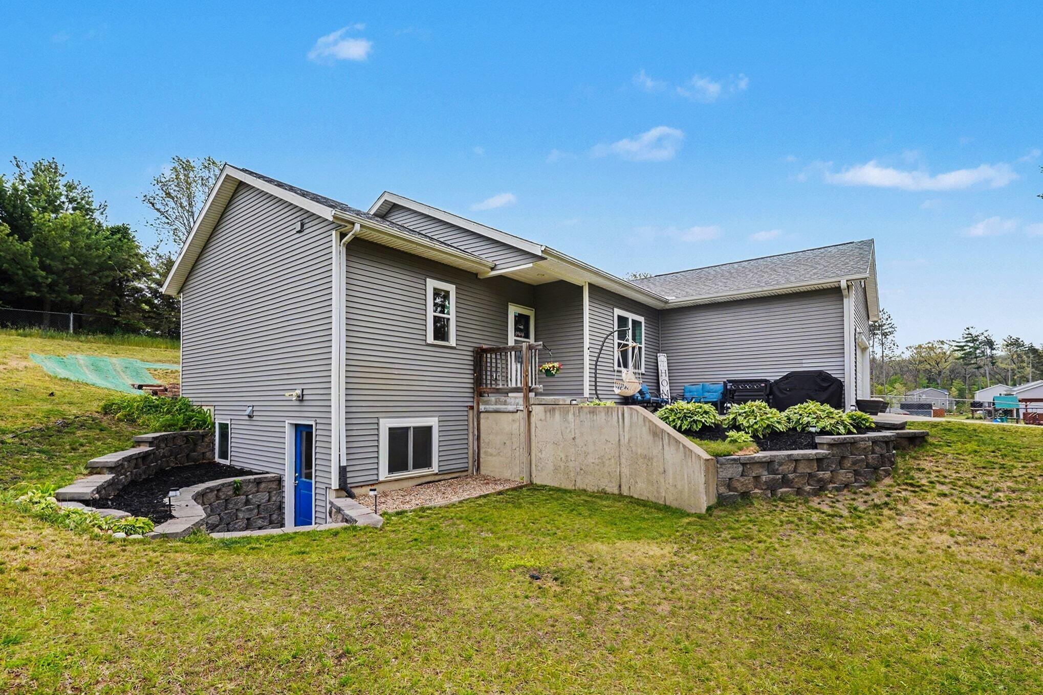 31800 Pine Ridge Circle Property Photo 4
