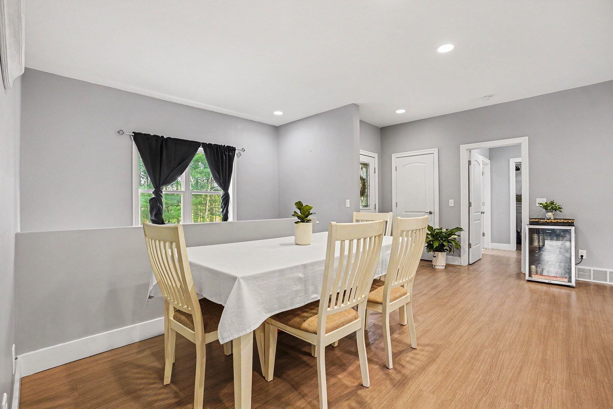 31800 Pine Ridge Circle Property Photo 6