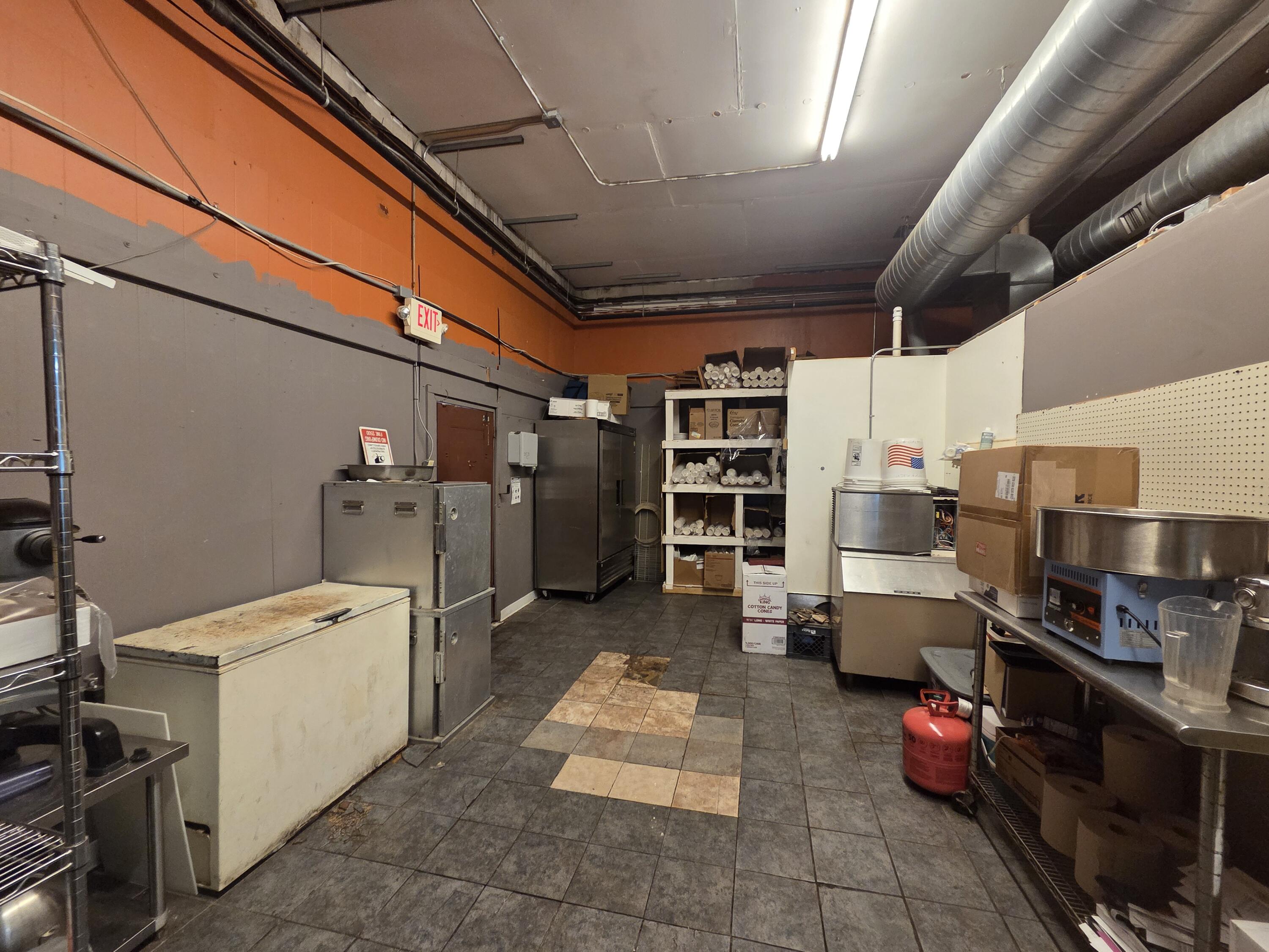 526 E Main Street Property Photo 5