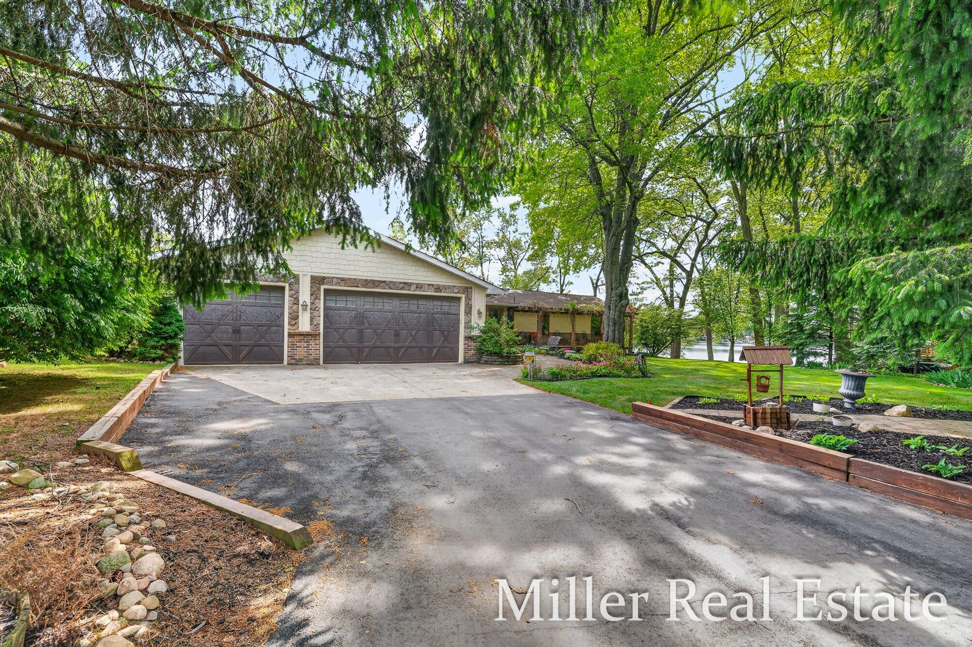 1589 Pleasant View Drive Property Photo 8