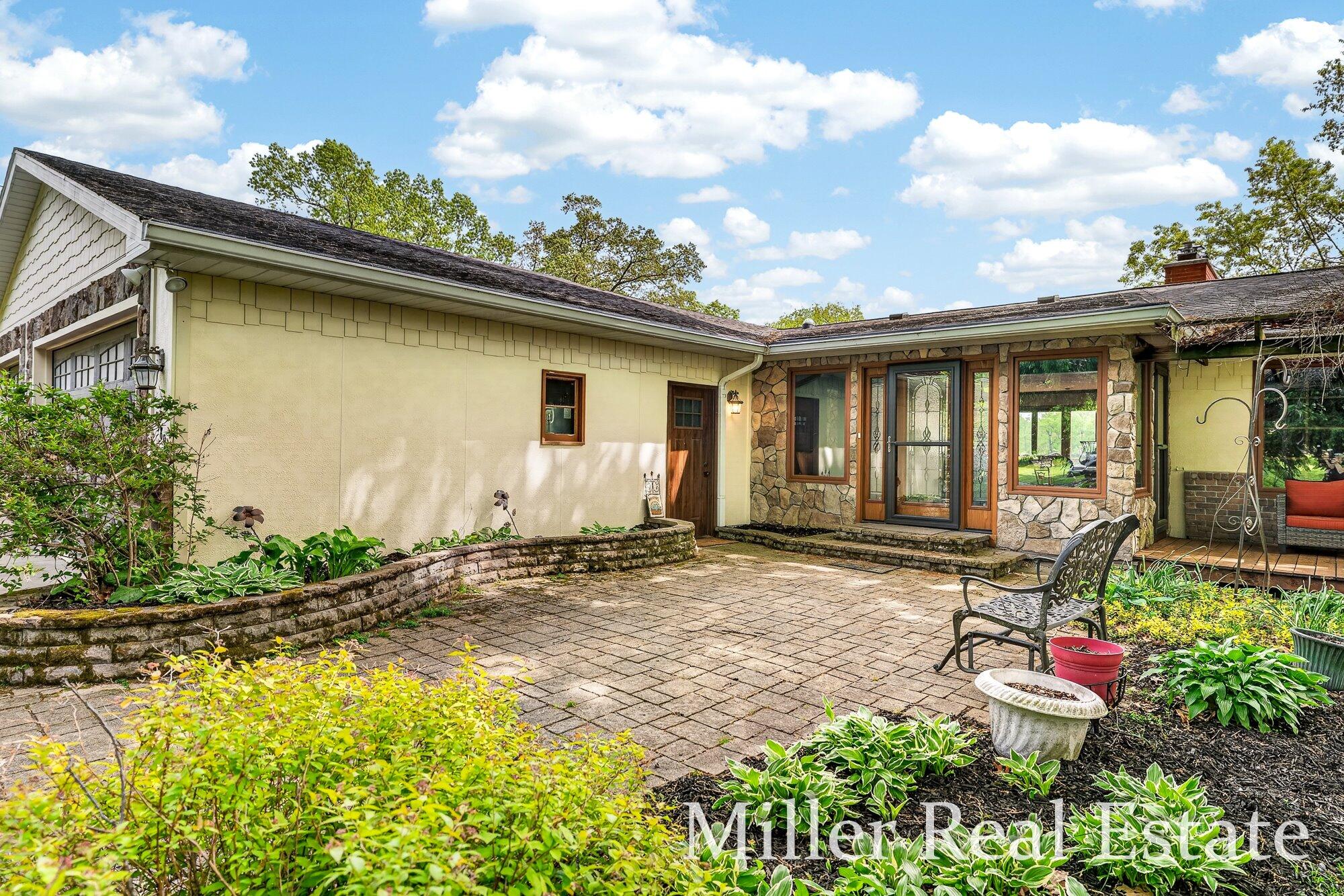 1589 Pleasant View Drive Property Photo 10