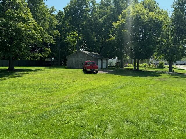 300 E Delaware Street Property Photo 2