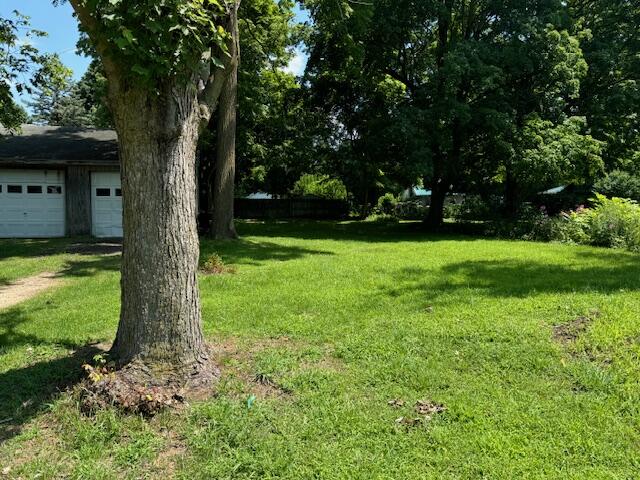 300 E Delaware Street Property Photo 4