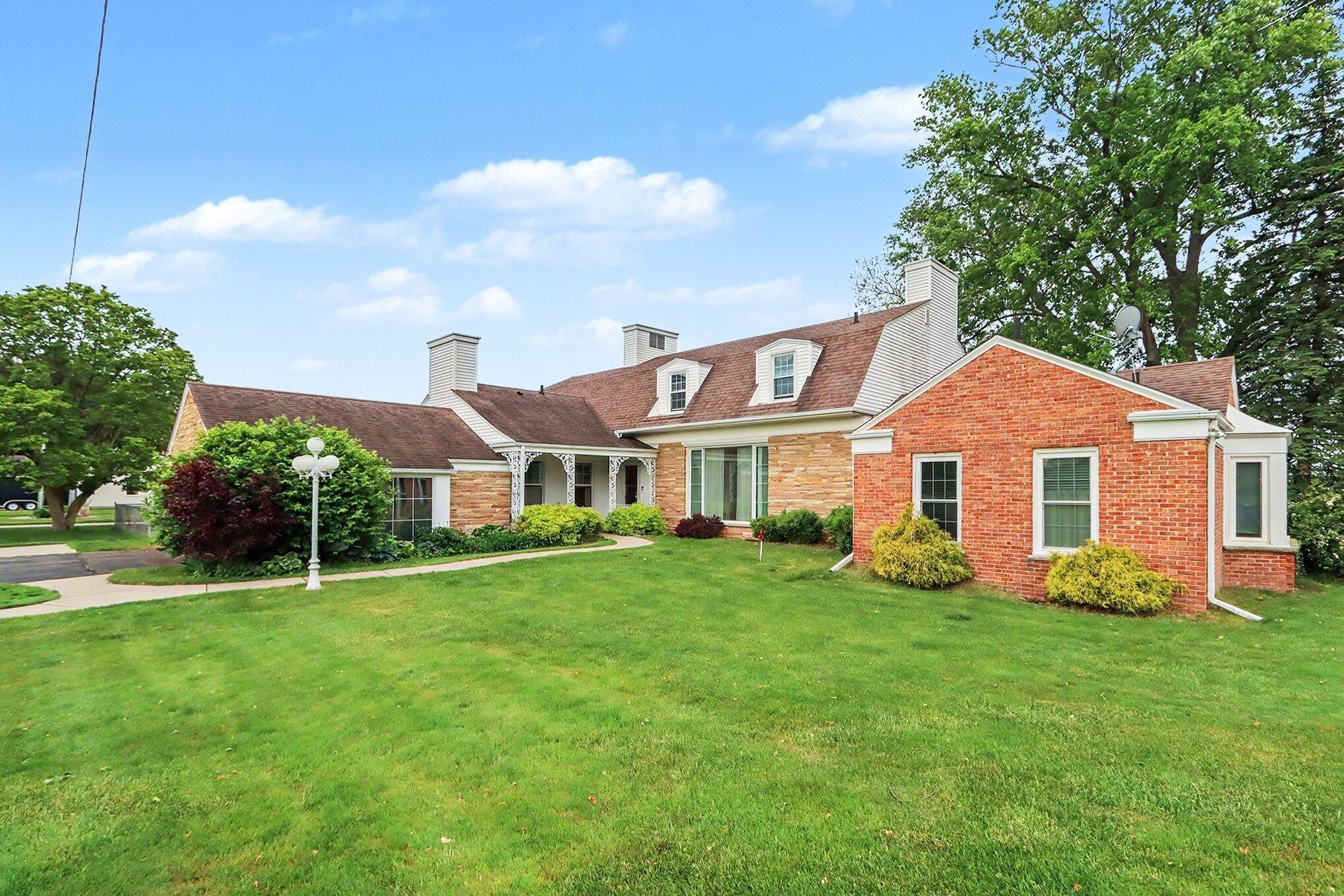 140 Meadowwood Court Property Photo 4
