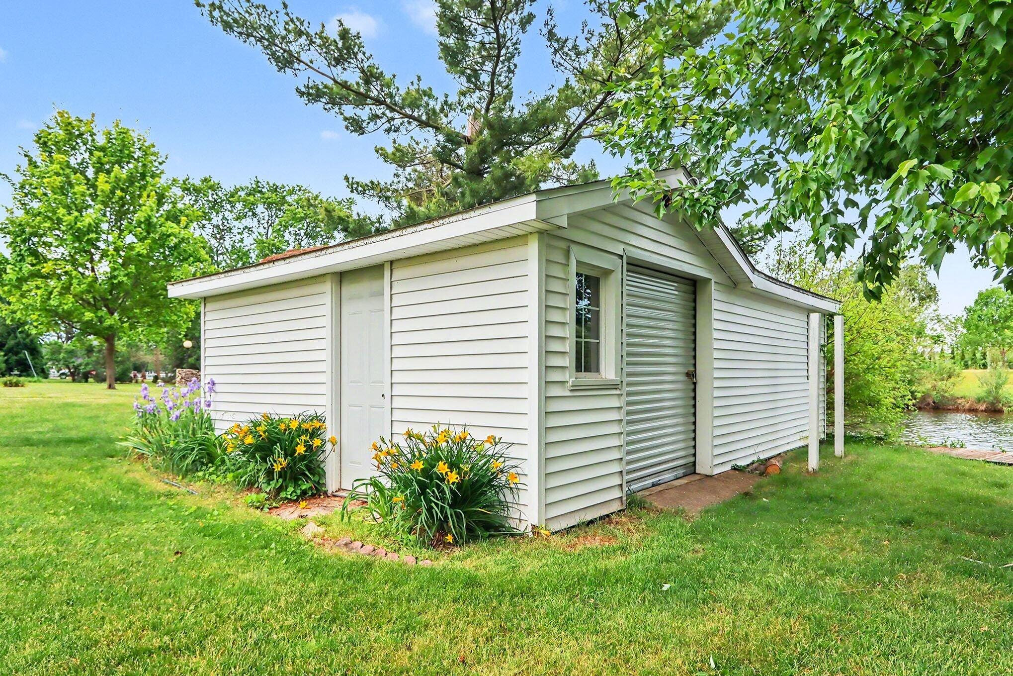 140 Meadowwood Court Property Photo 8