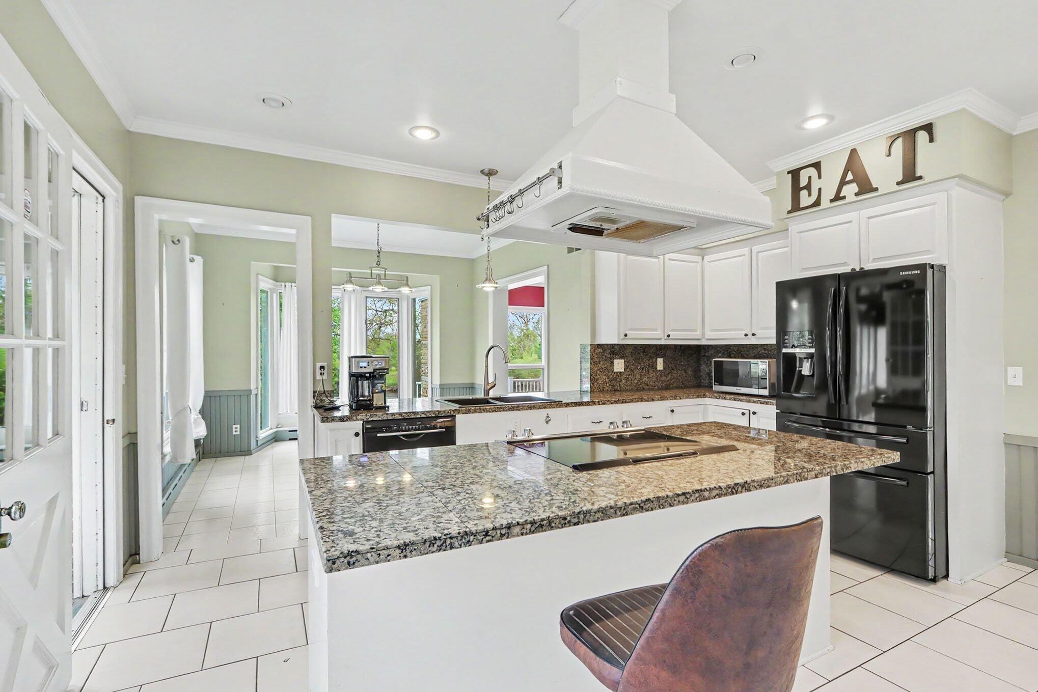 140 Meadowwood Court Property Photo 18
