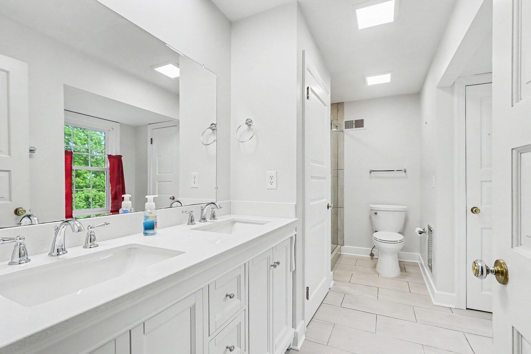 140 Meadowwood Court Property Photo 38