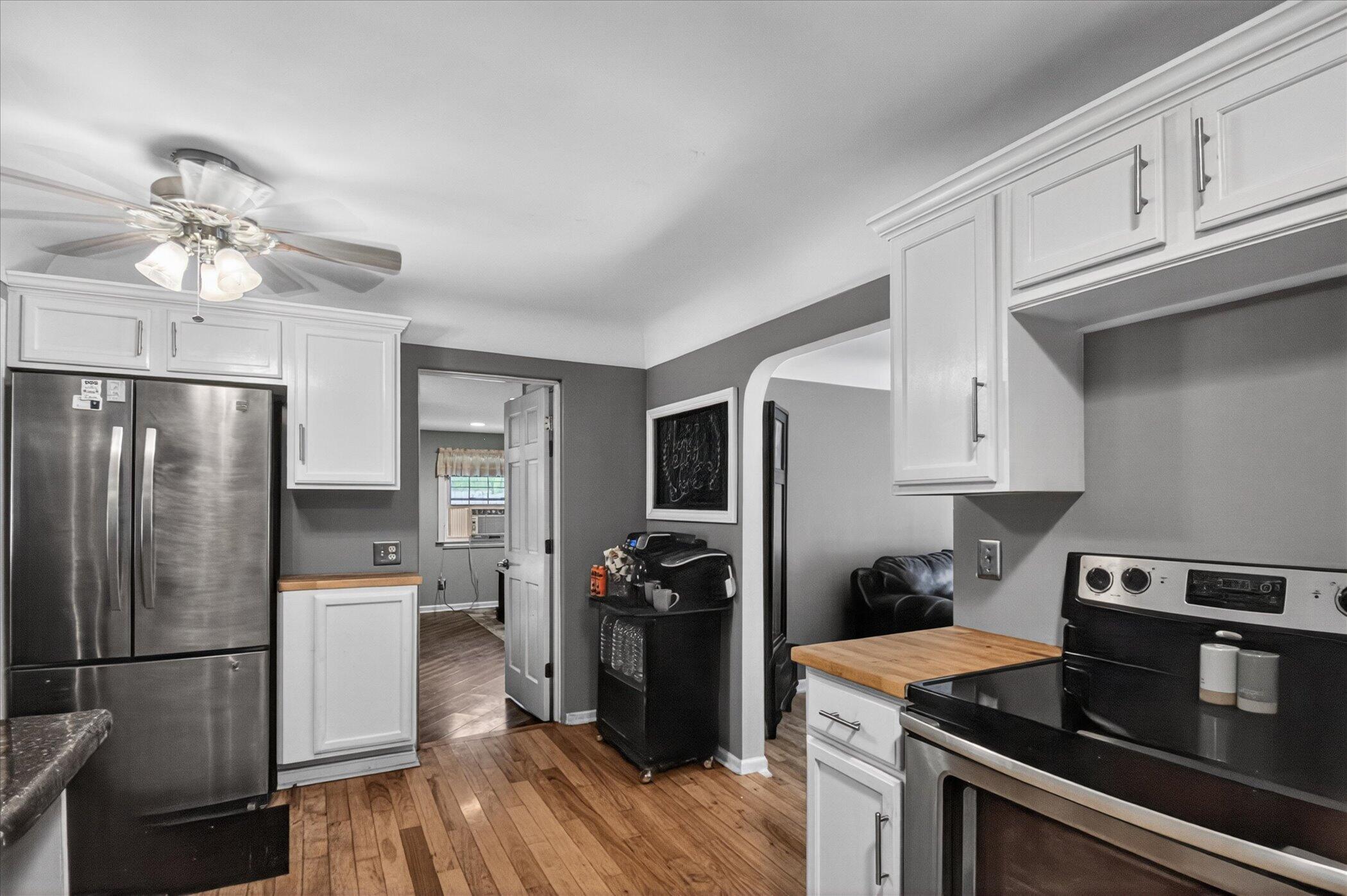 9489 Hyde Road Property Photo 18