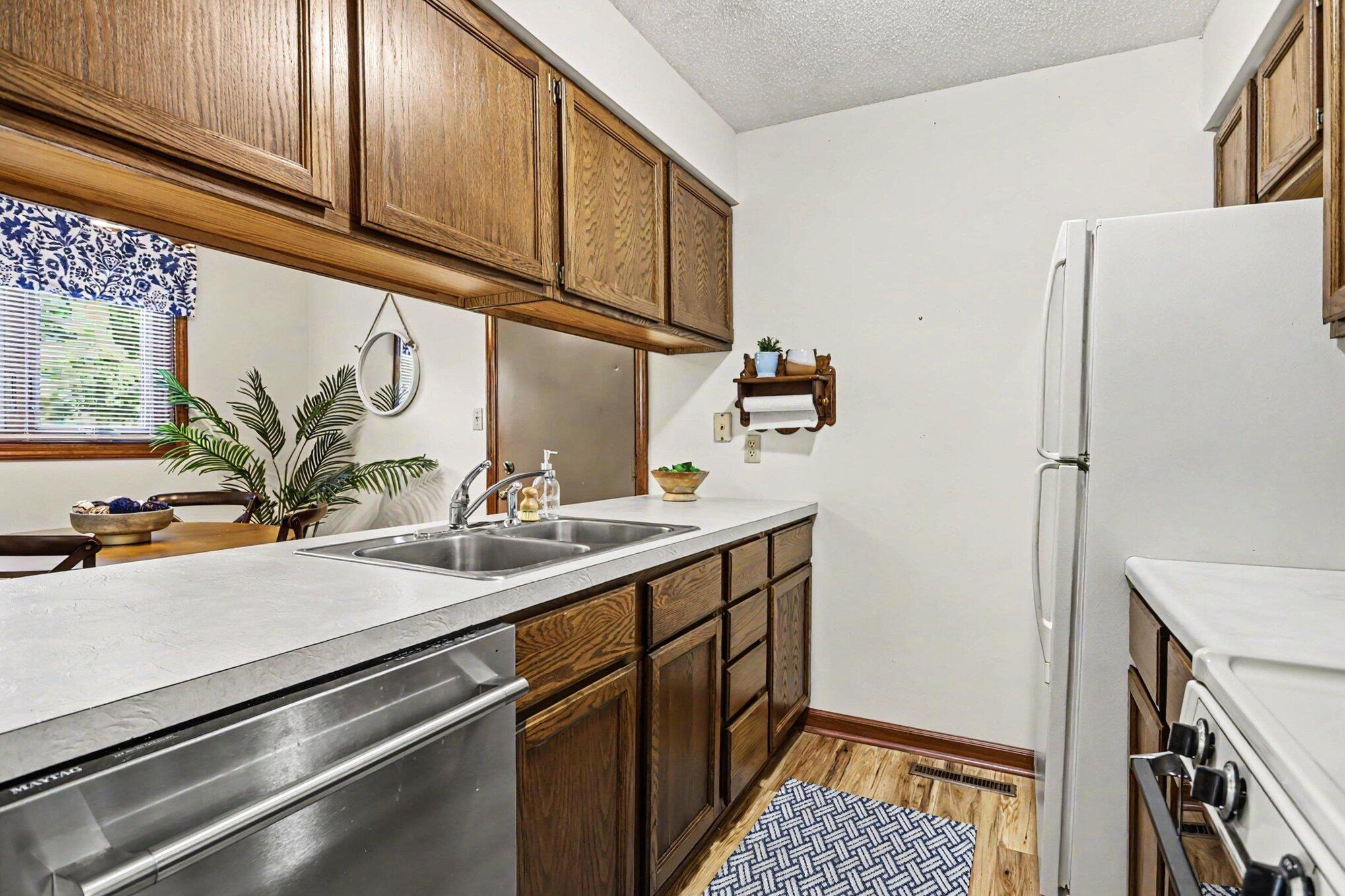 5410 Country Aire Drive 14 Property Photo 12