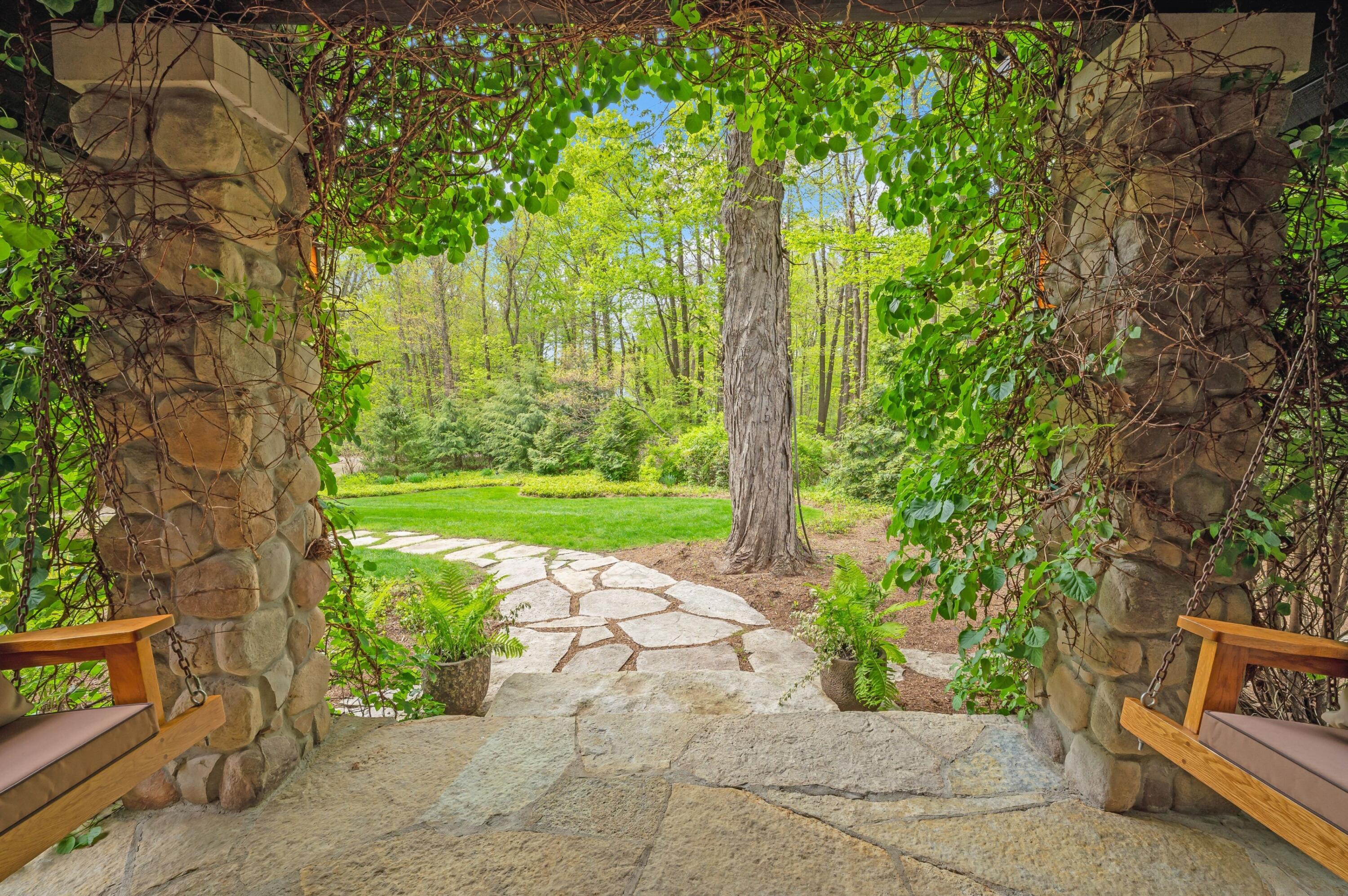 14657 Lakeshore Road Property Photo 8