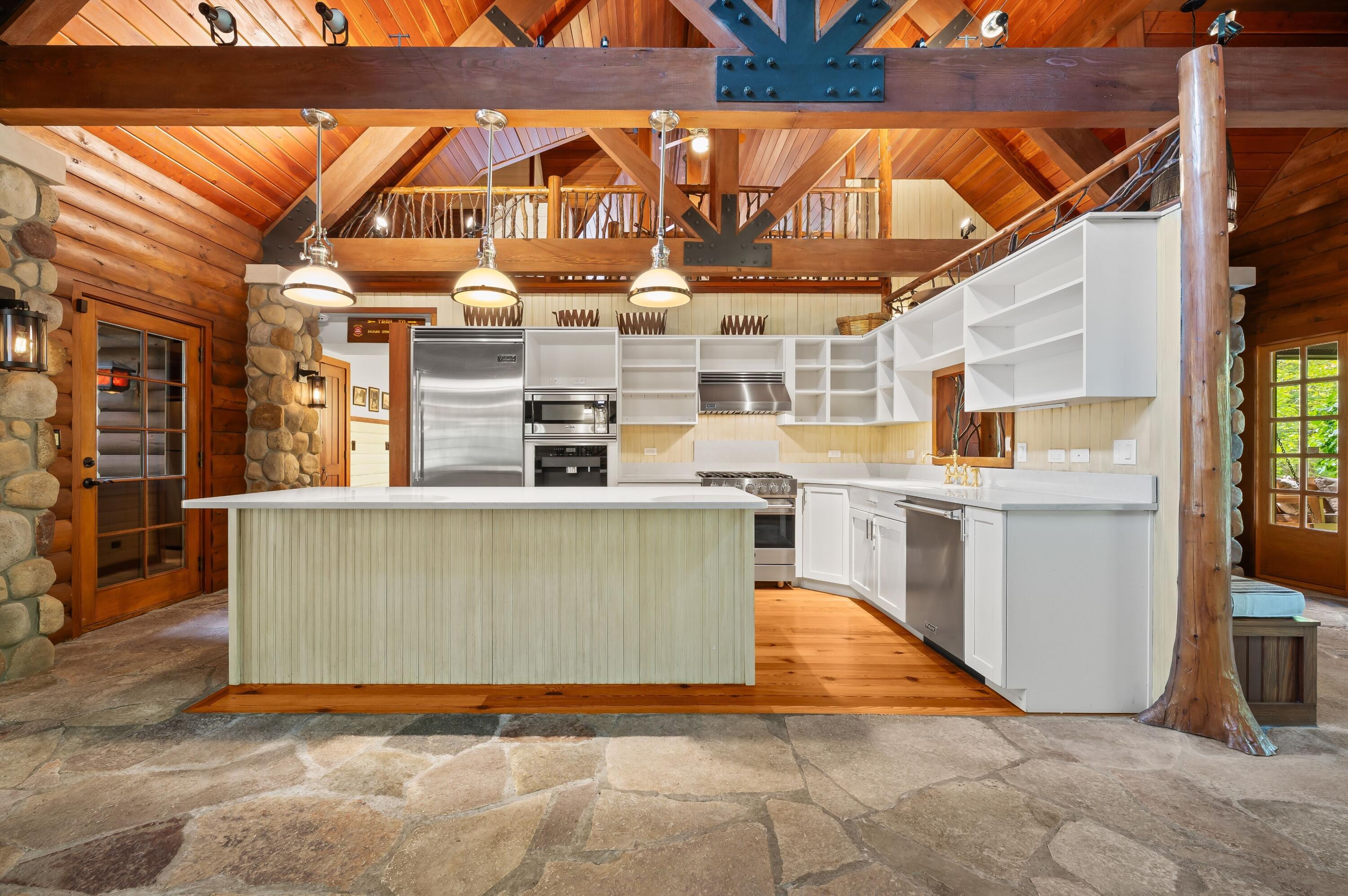 14657 Lakeshore Road Property Photo 17