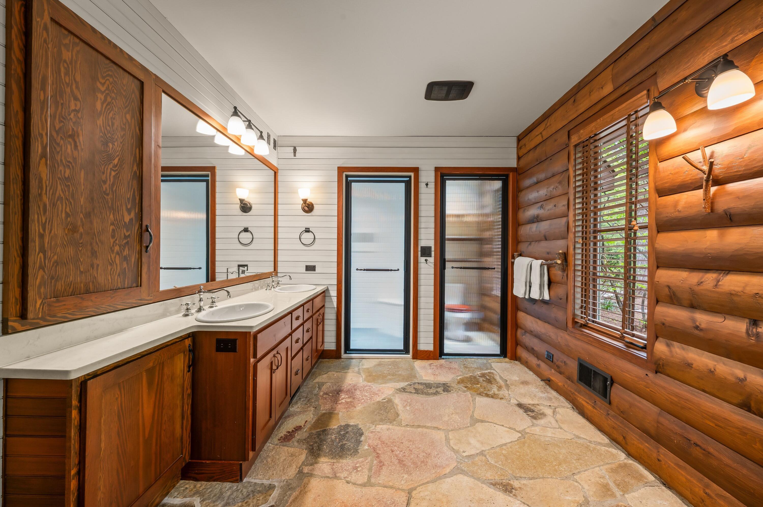 14657 Lakeshore Road Property Photo 24
