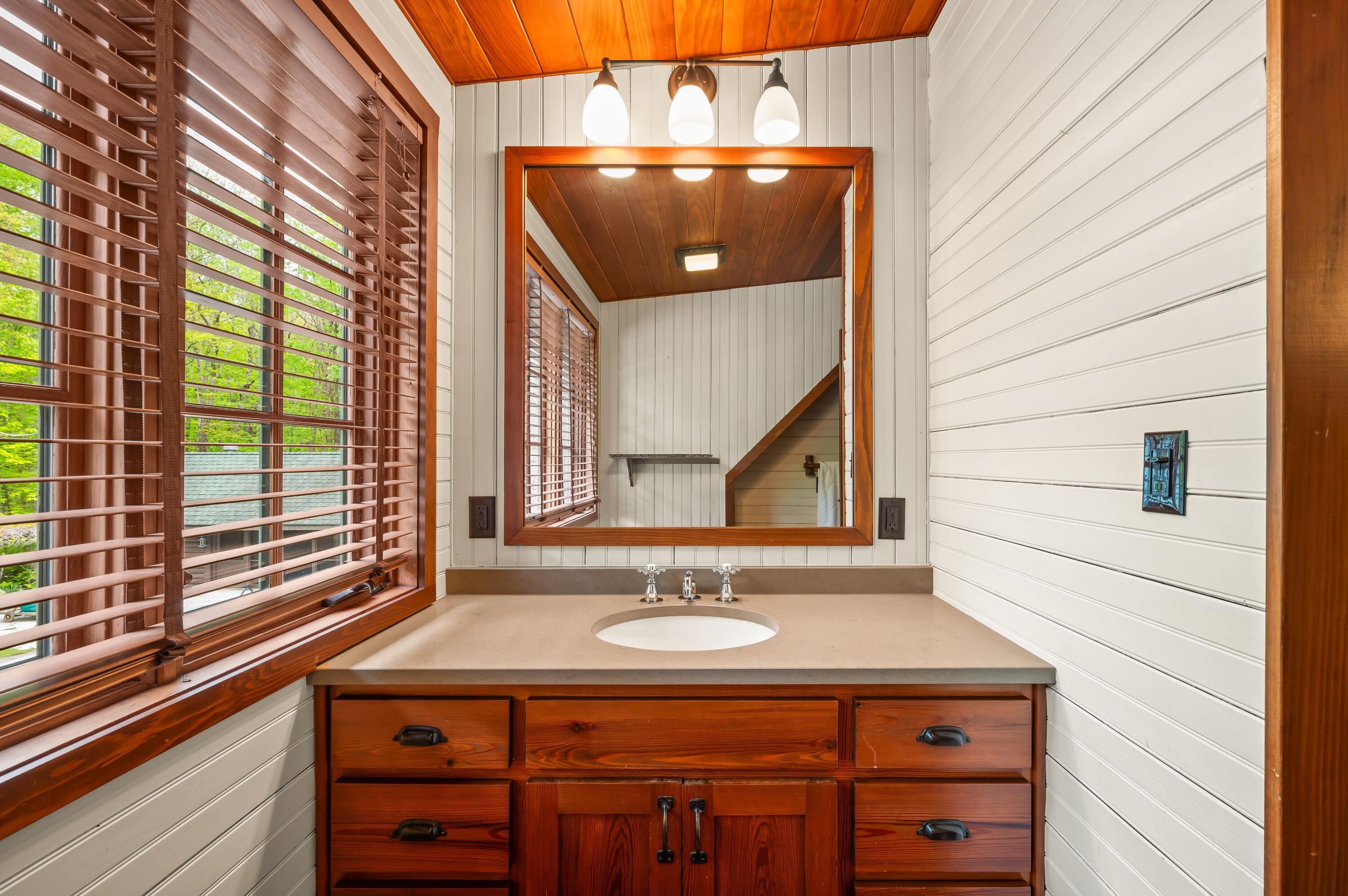 14657 Lakeshore Road Property Photo 42