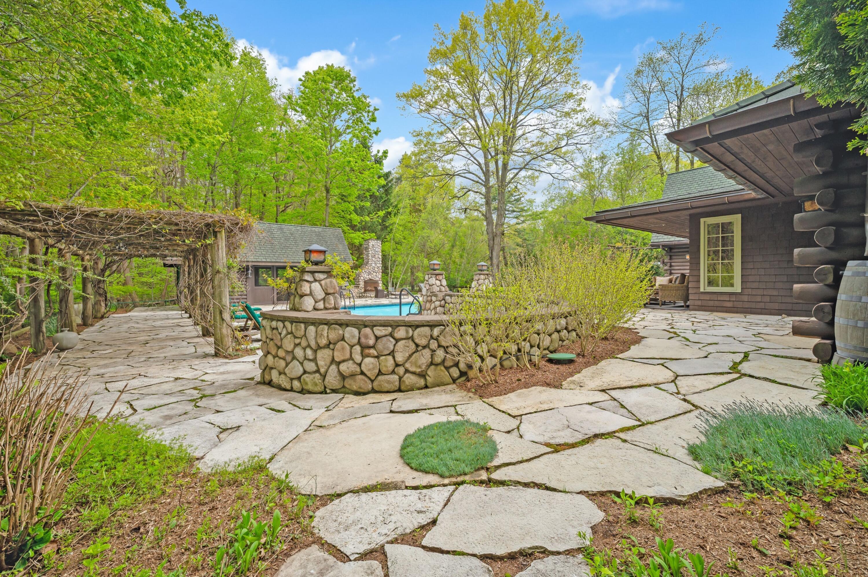 14657 Lakeshore Road Property Photo 59