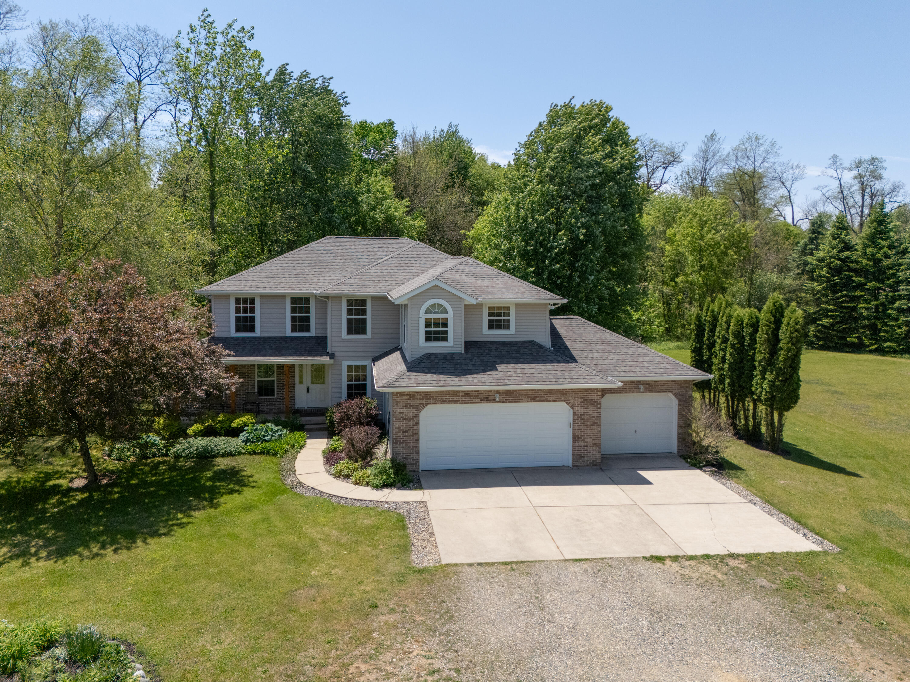 1042 Hunter Ridge Property Photo 1