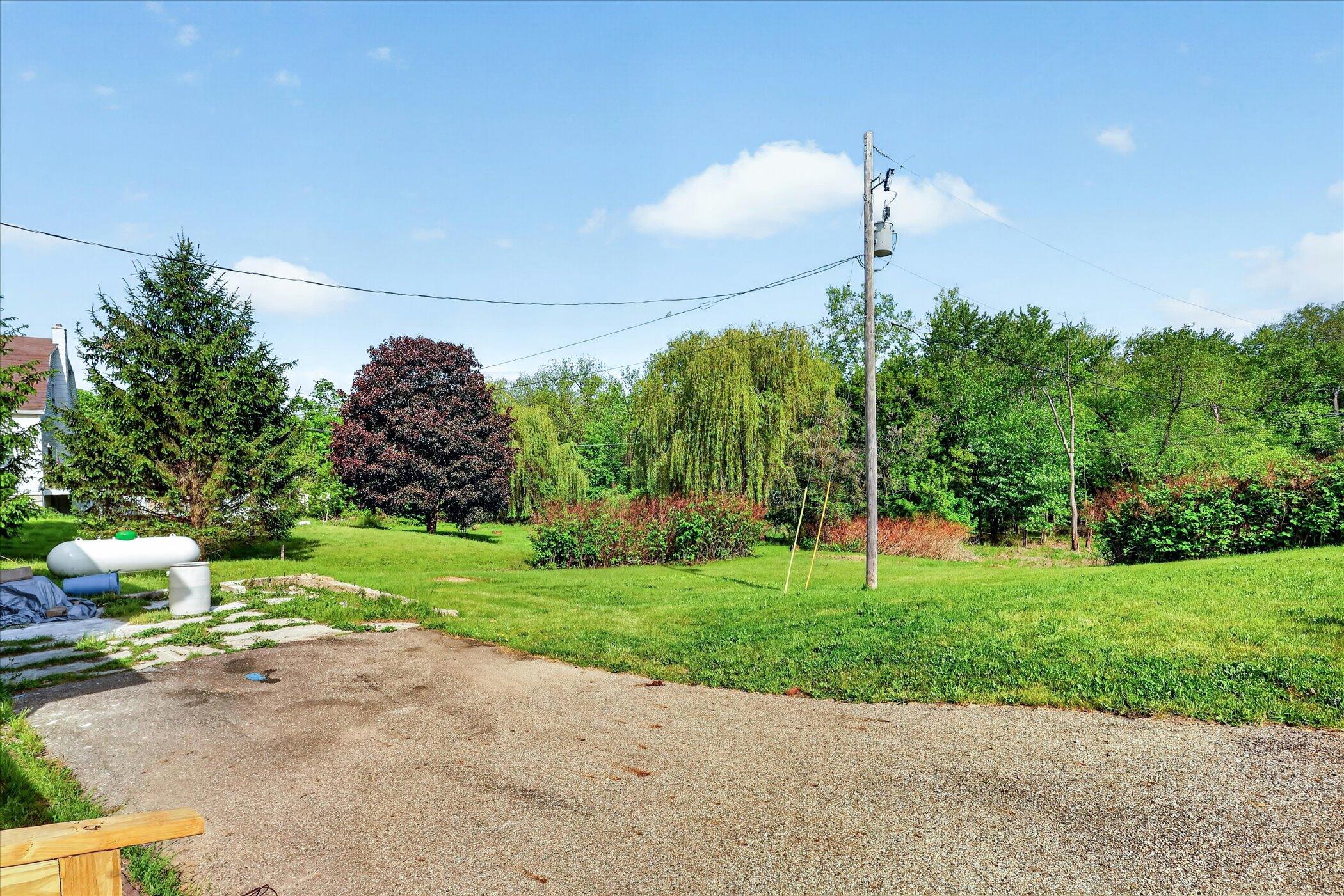 1387 E Riverside Drive Property Photo 13