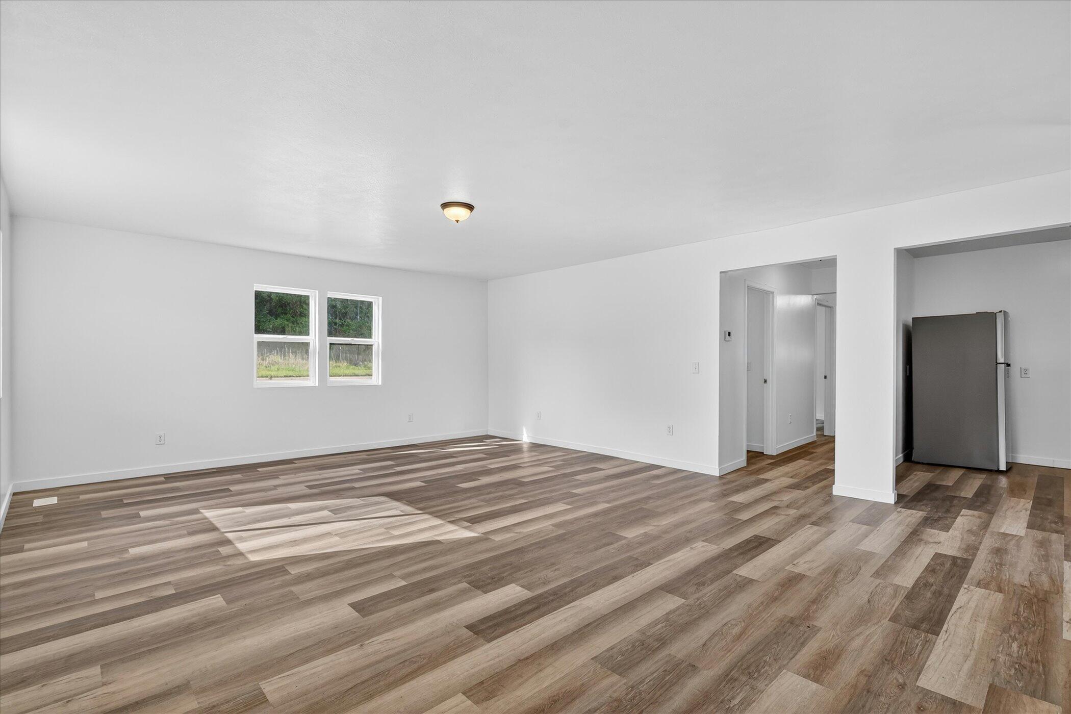 1387 E Riverside Drive Property Photo 30