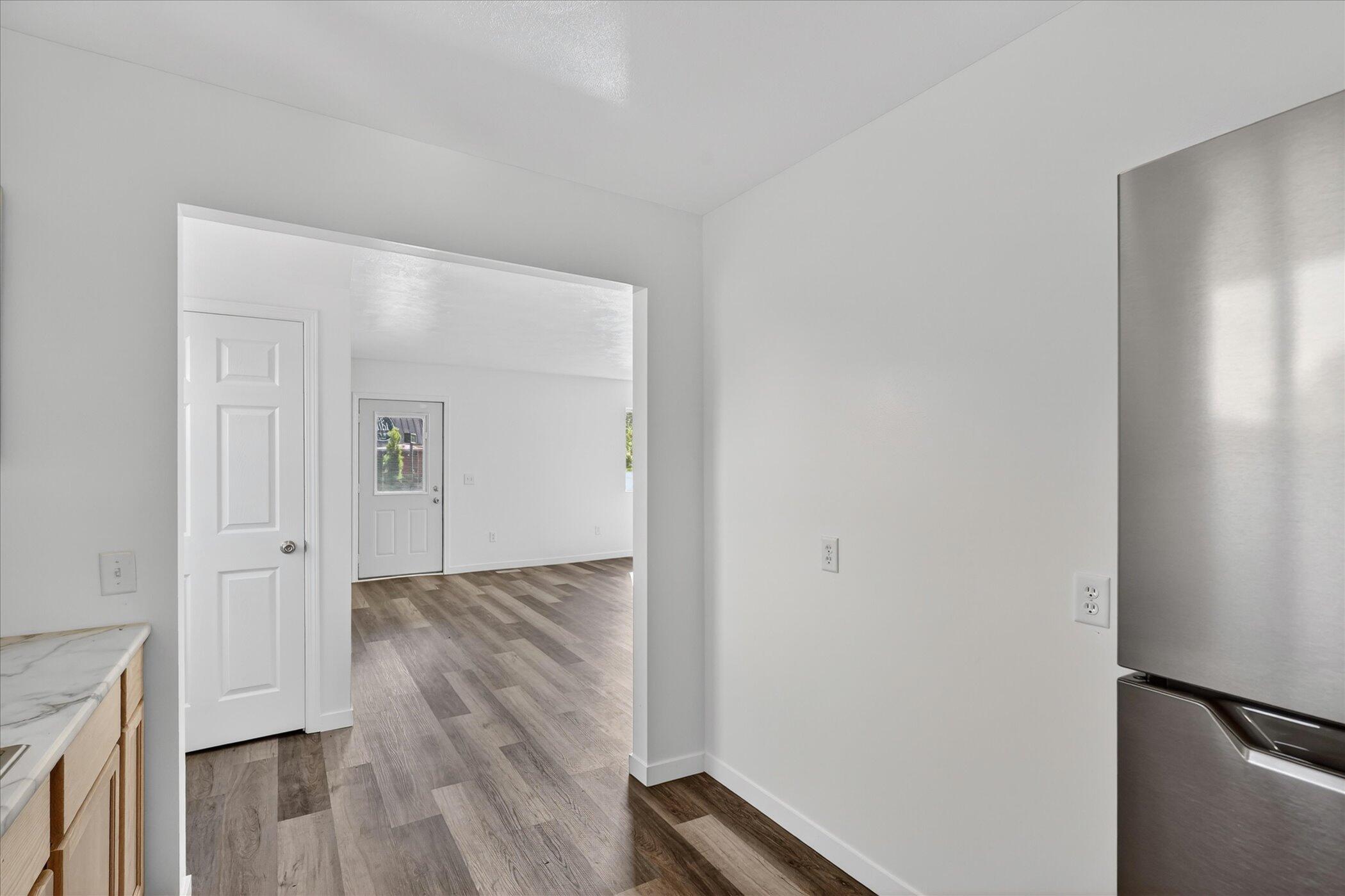 1387 E Riverside Drive Property Photo 39