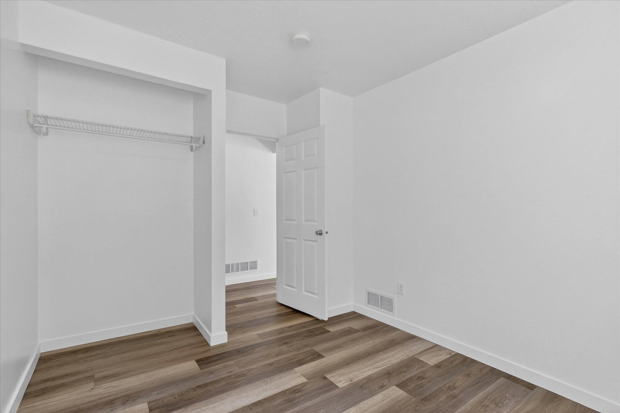 1387 E Riverside Drive Property Photo 43