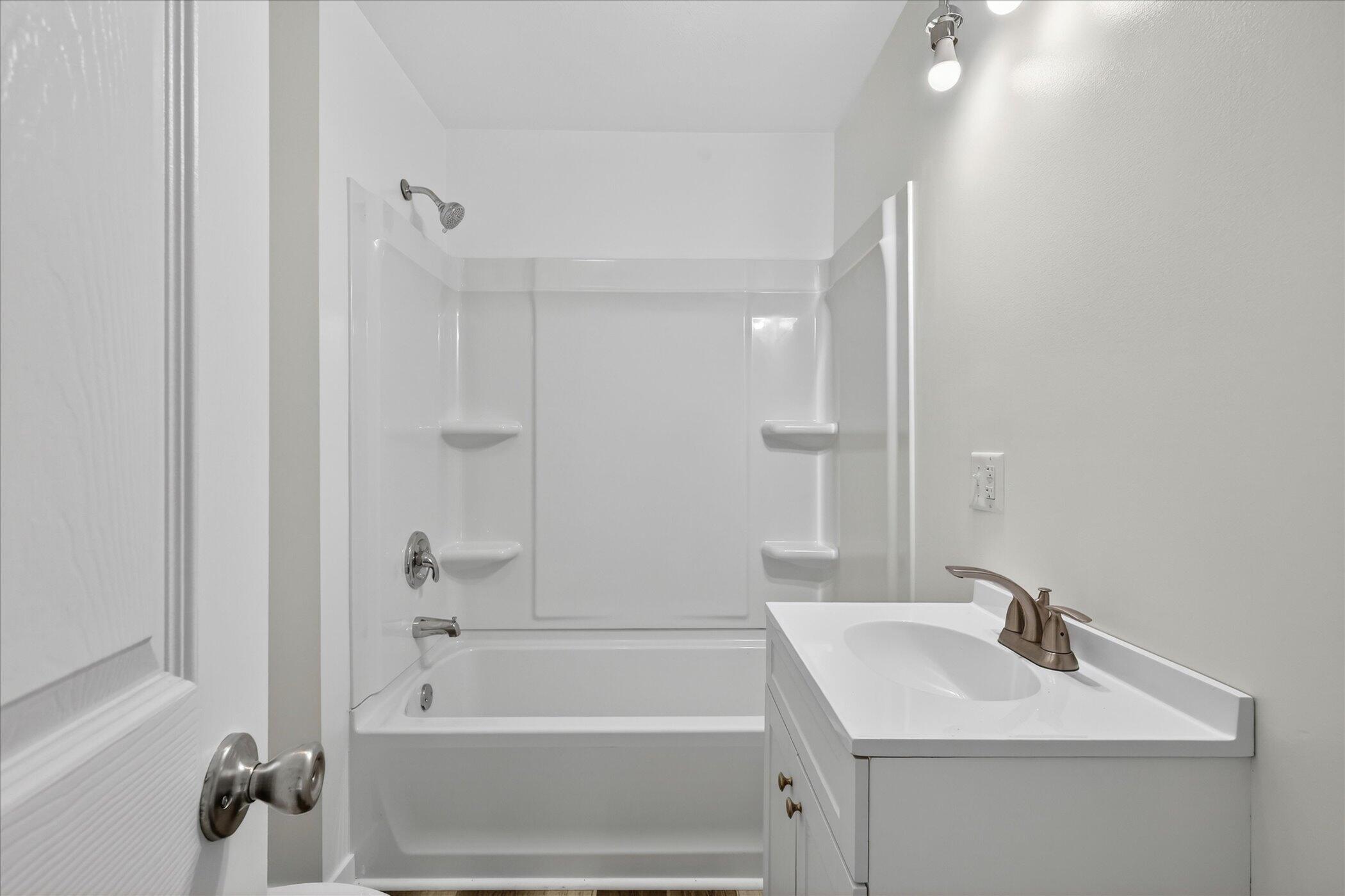 1387 E Riverside Drive Property Photo 55