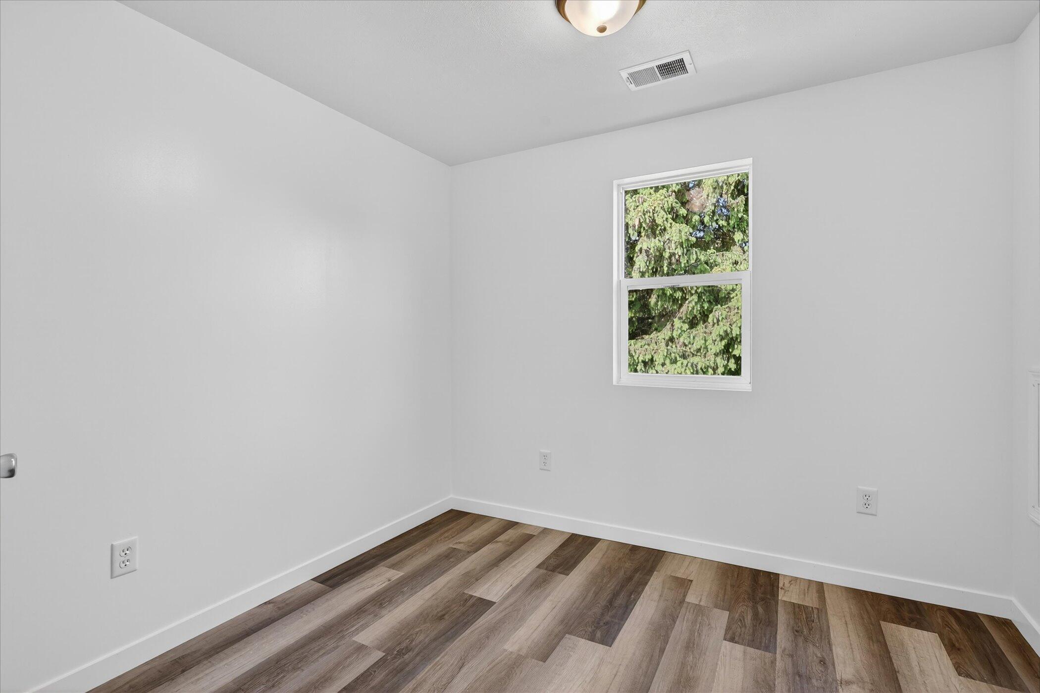 1387 E Riverside Drive Property Photo 58