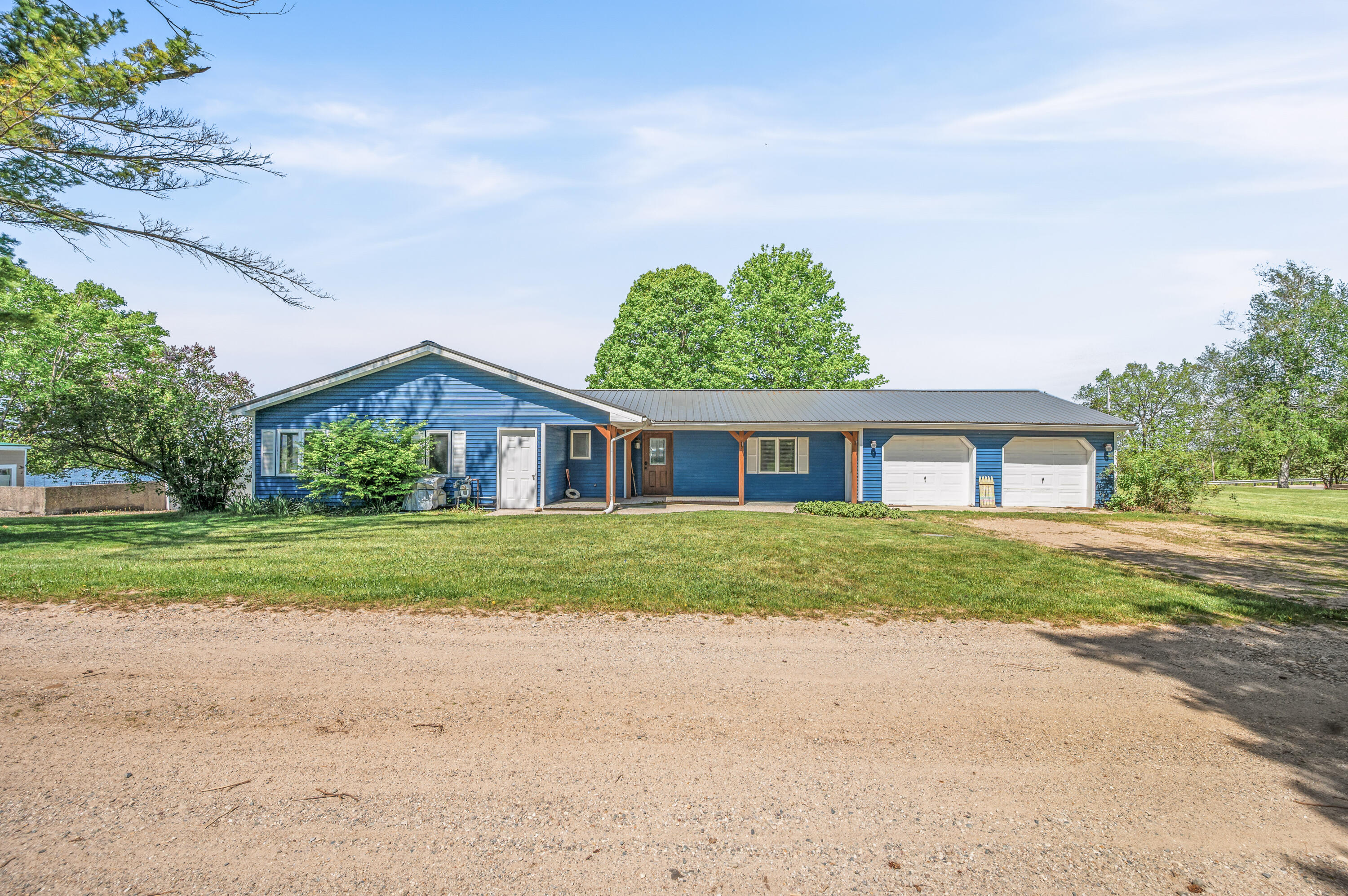 19454 E Chippewa Lake Drive Property Photo 1