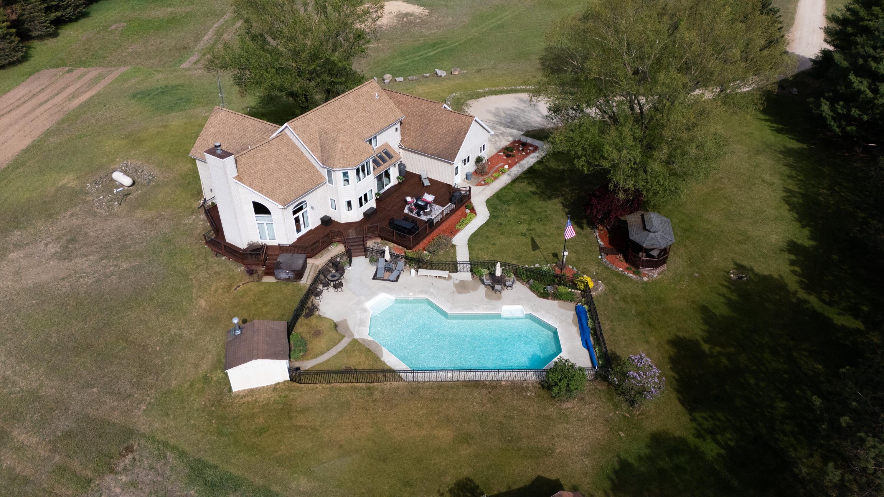 17634 Meceola Road Property Photo 10