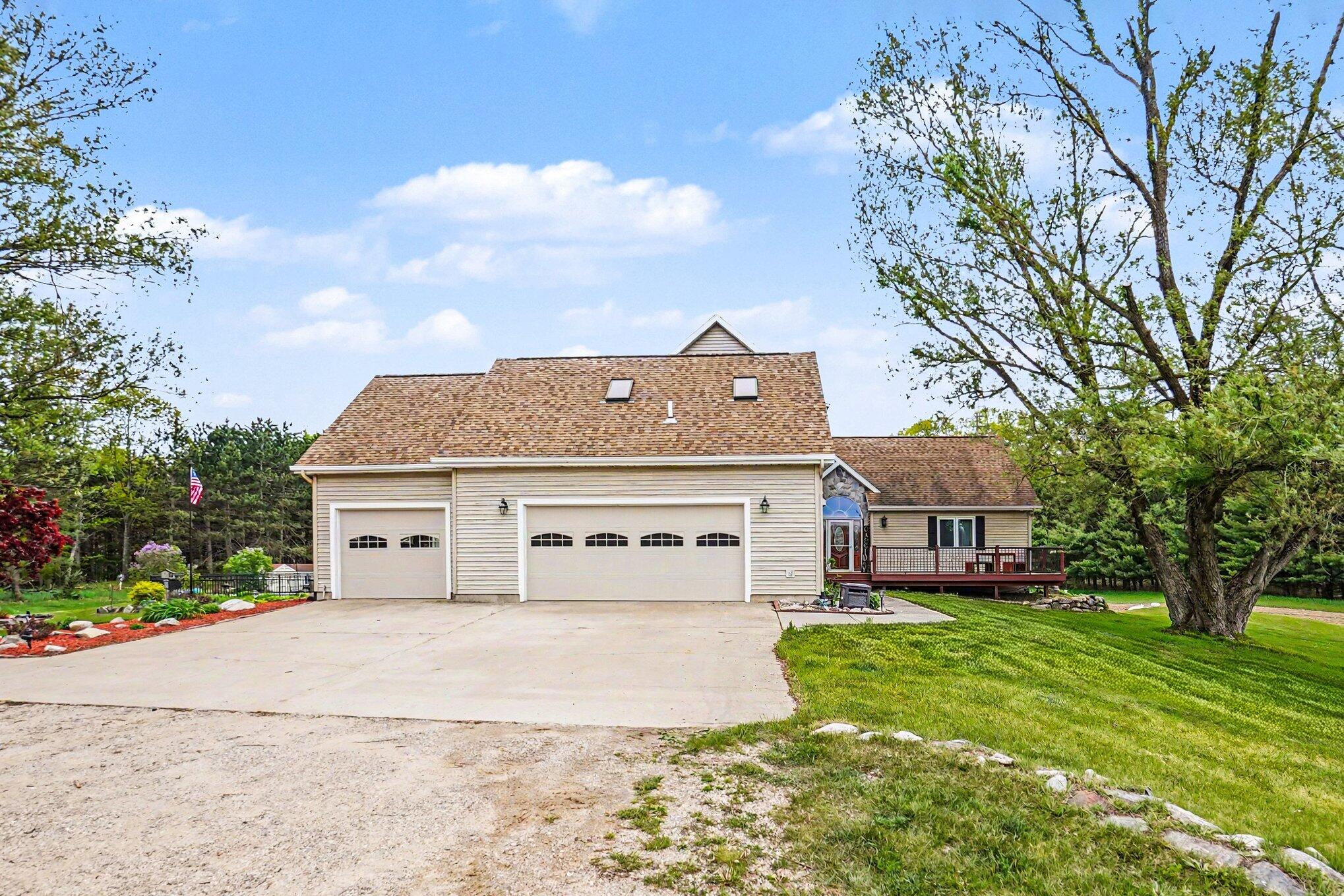 17634 Meceola Road Property Photo 14