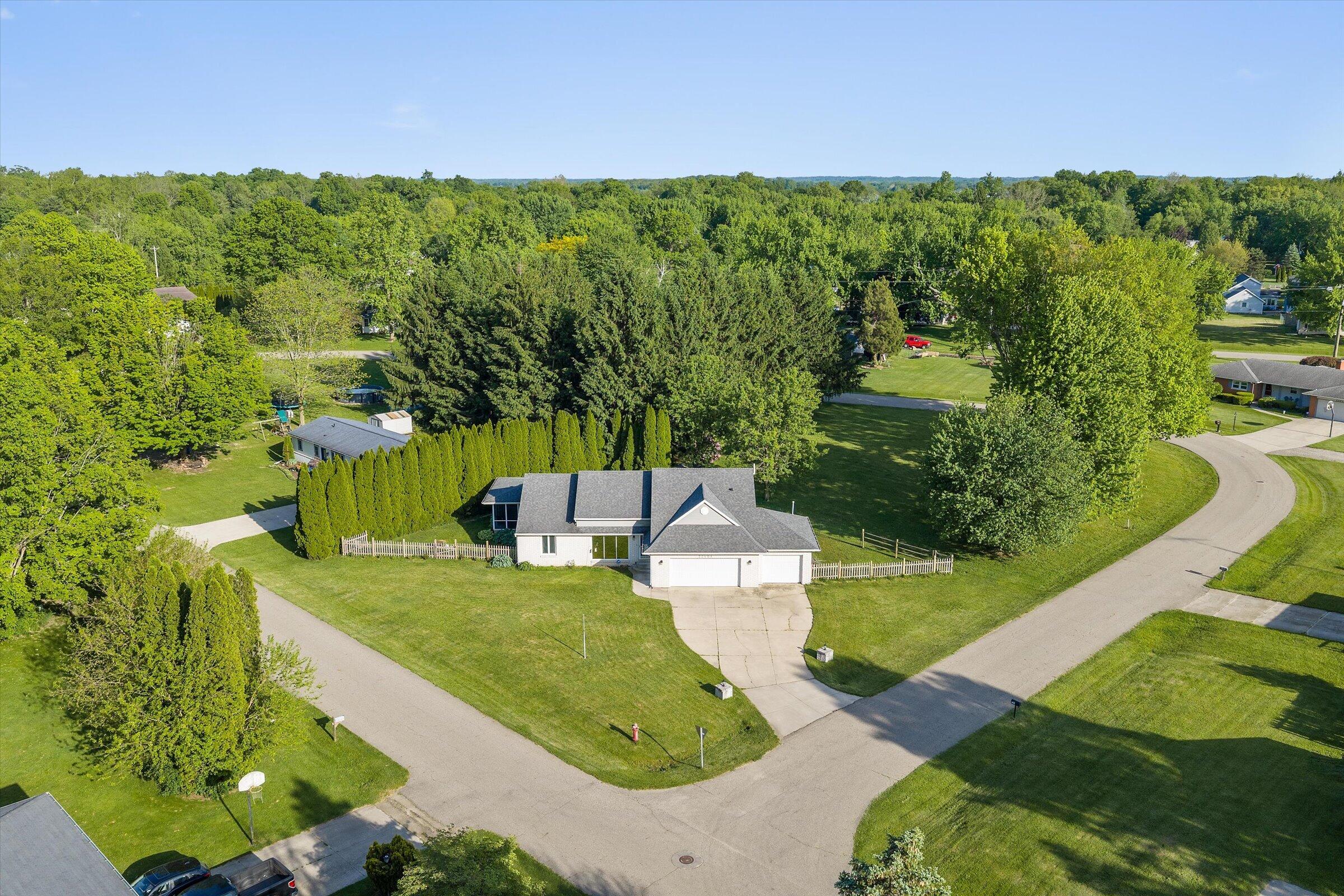 22401 Happy Drive Property Photo 4