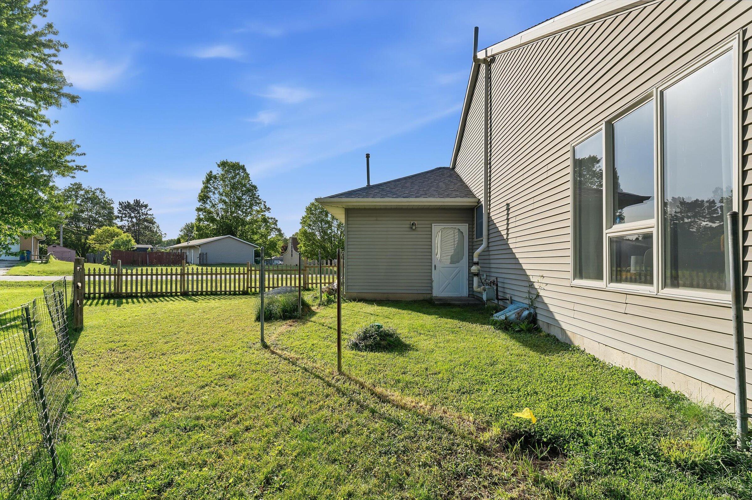 22401 Happy Drive Property Photo 7