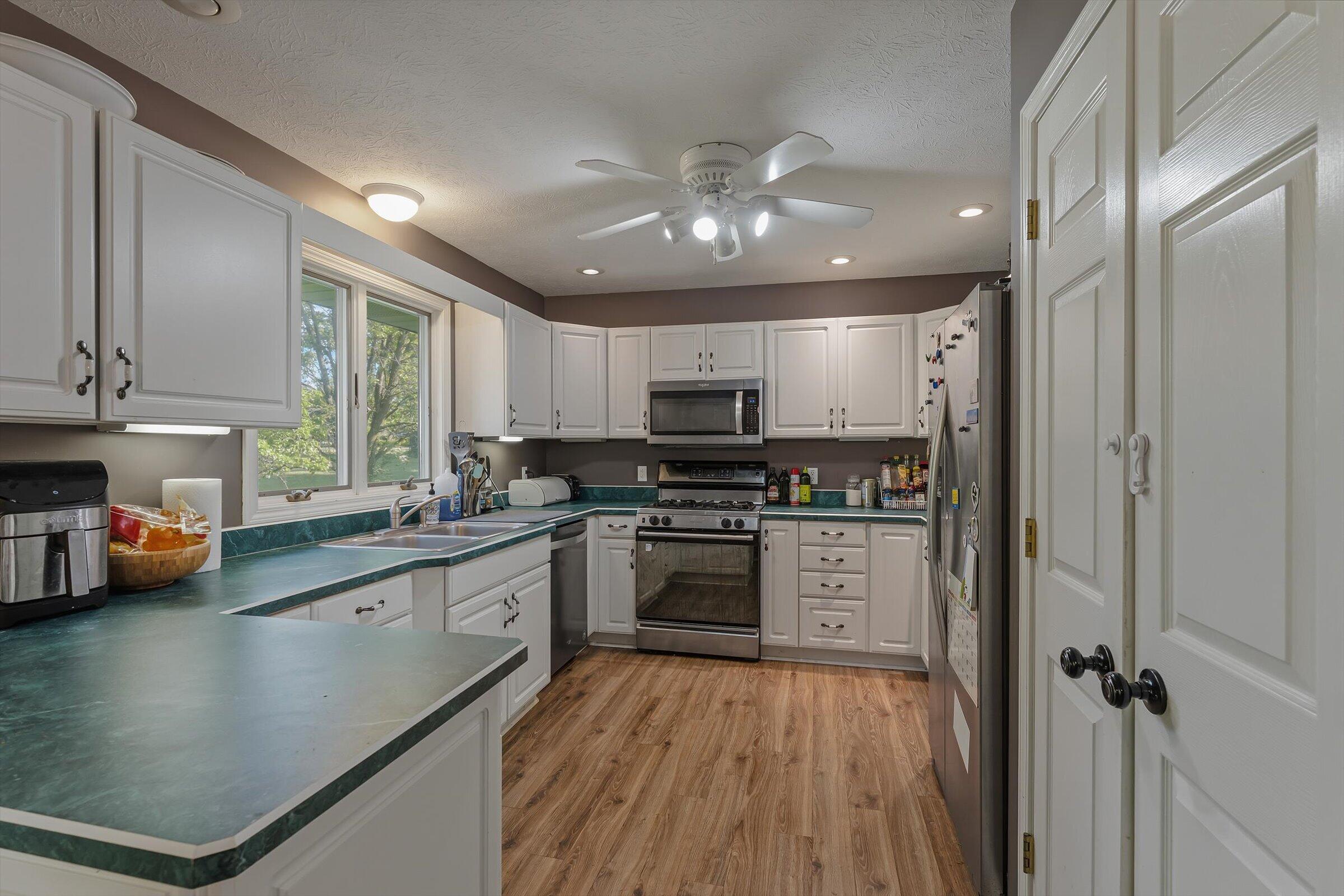 22401 Happy Drive Property Photo 18