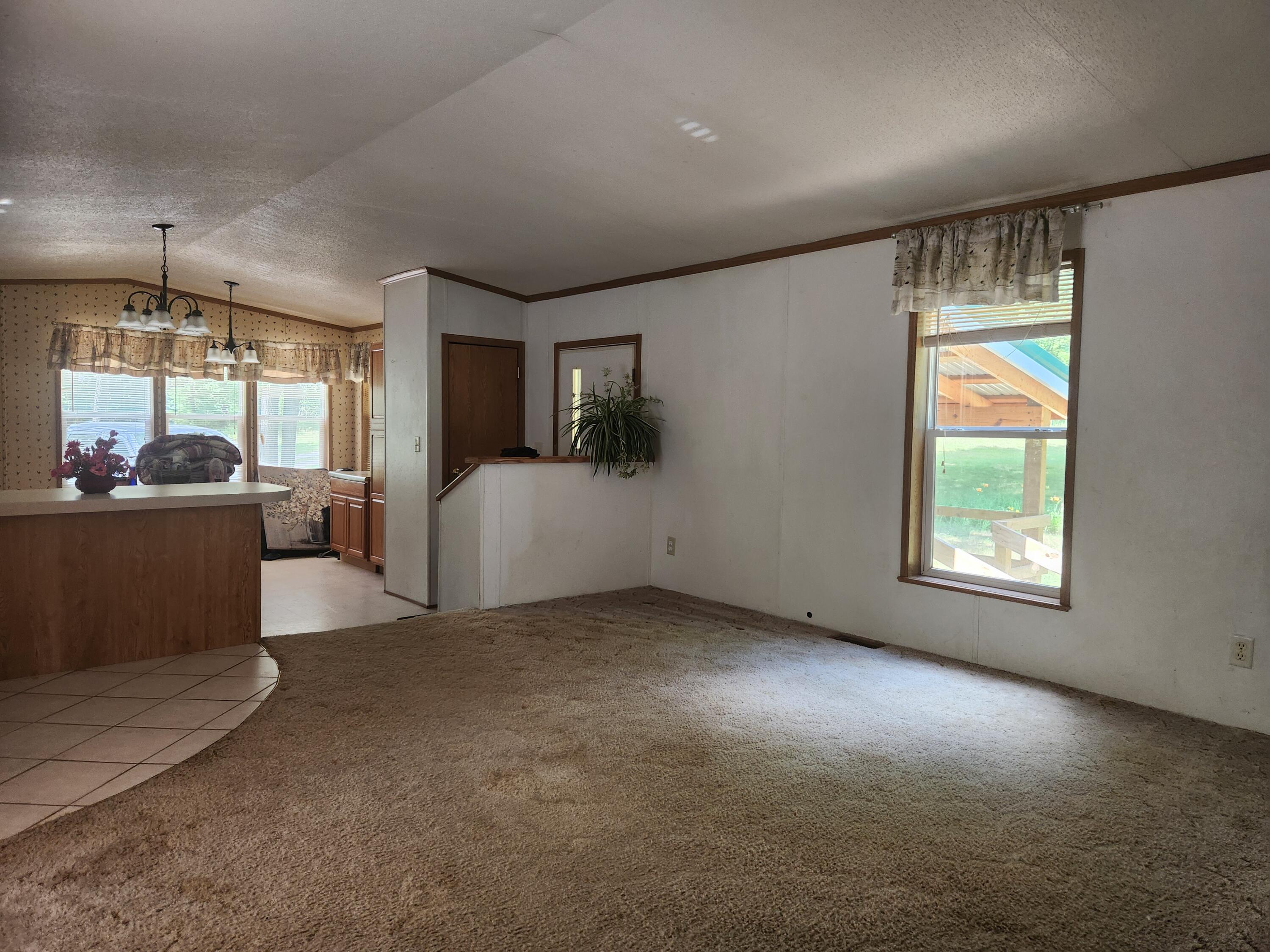 8033 Rolling Drive Property Photo 7