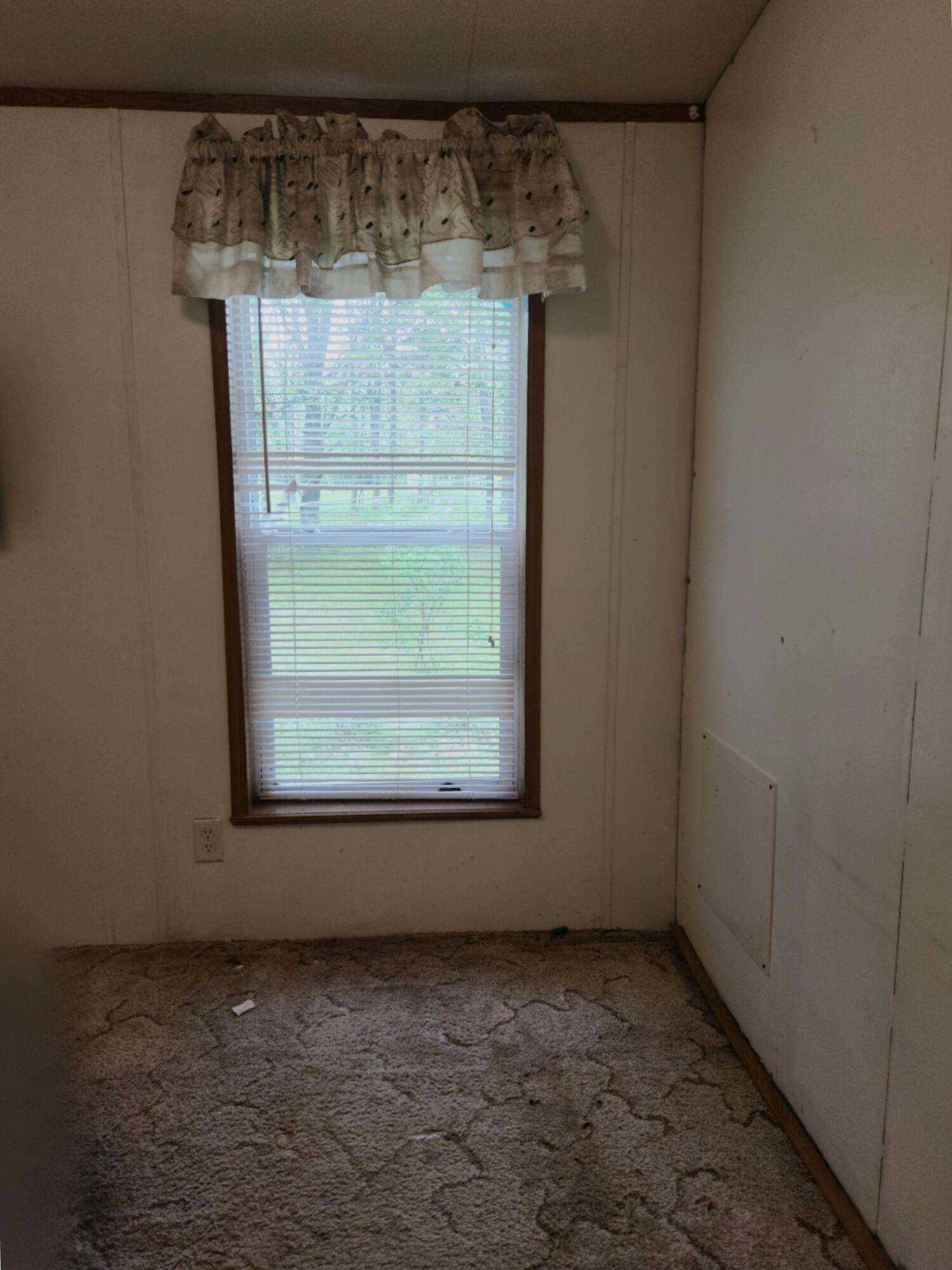 8033 Rolling Drive Property Photo 10