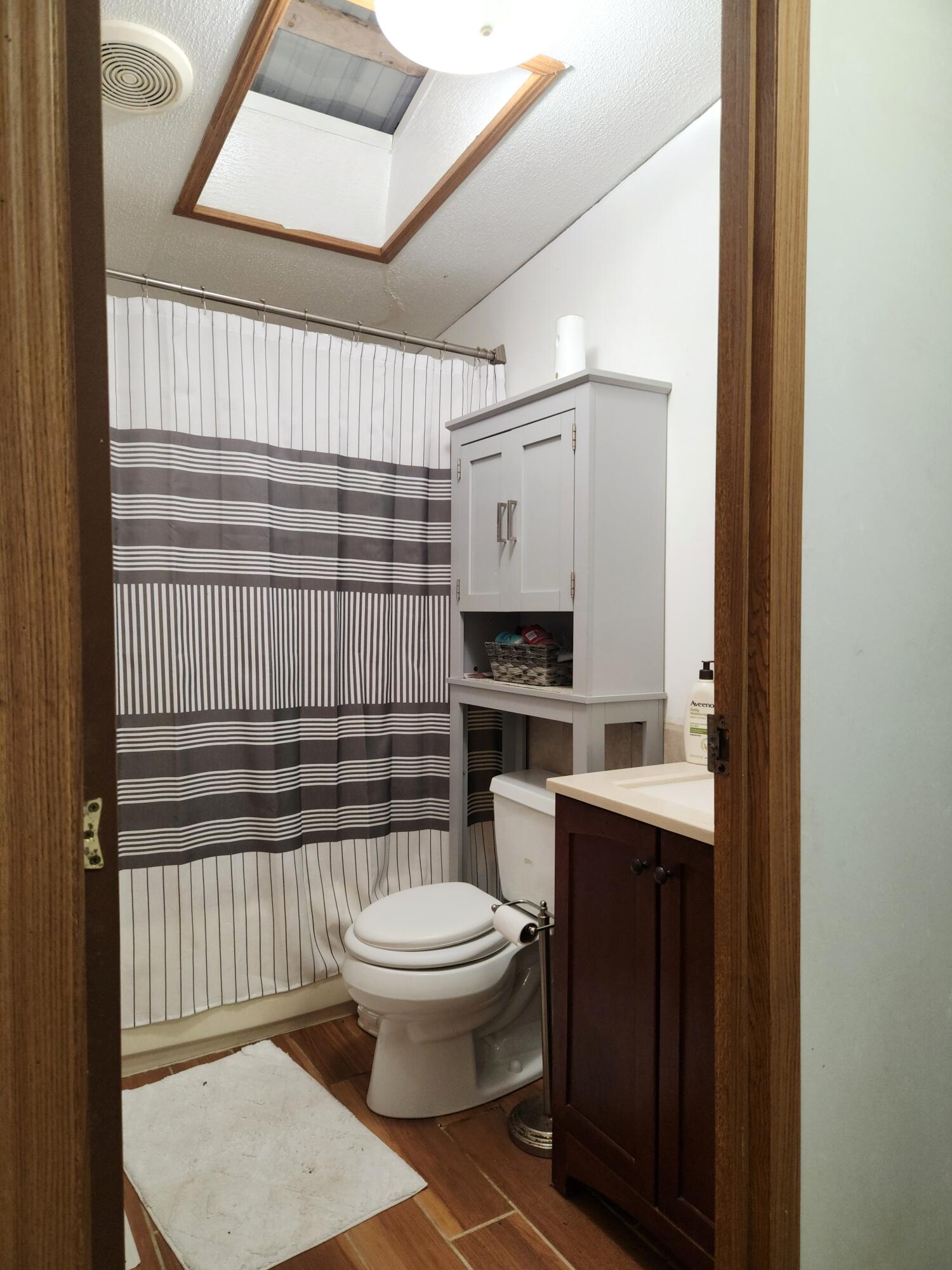 8033 Rolling Drive Property Photo 11