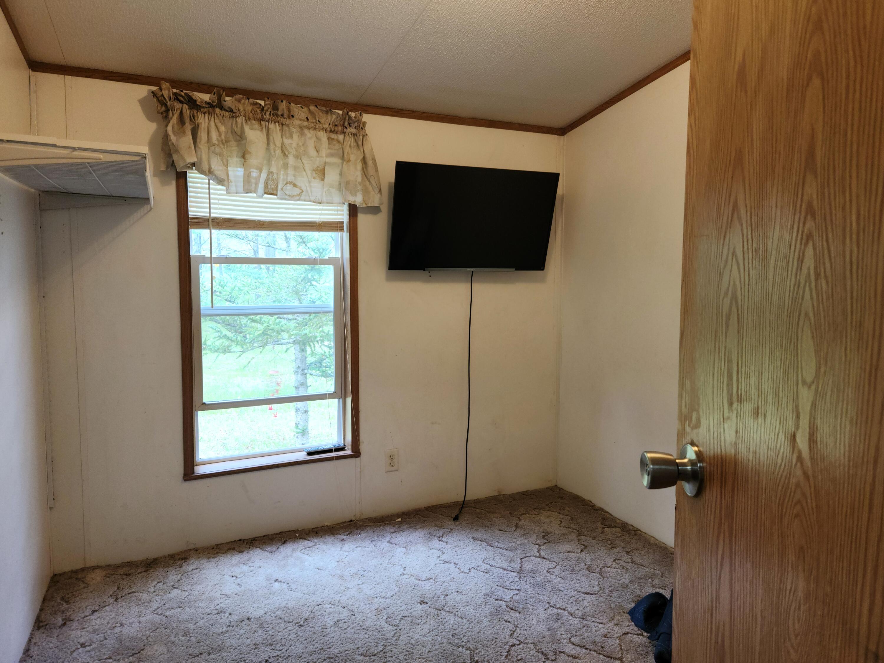 8033 Rolling Drive Property Photo 13