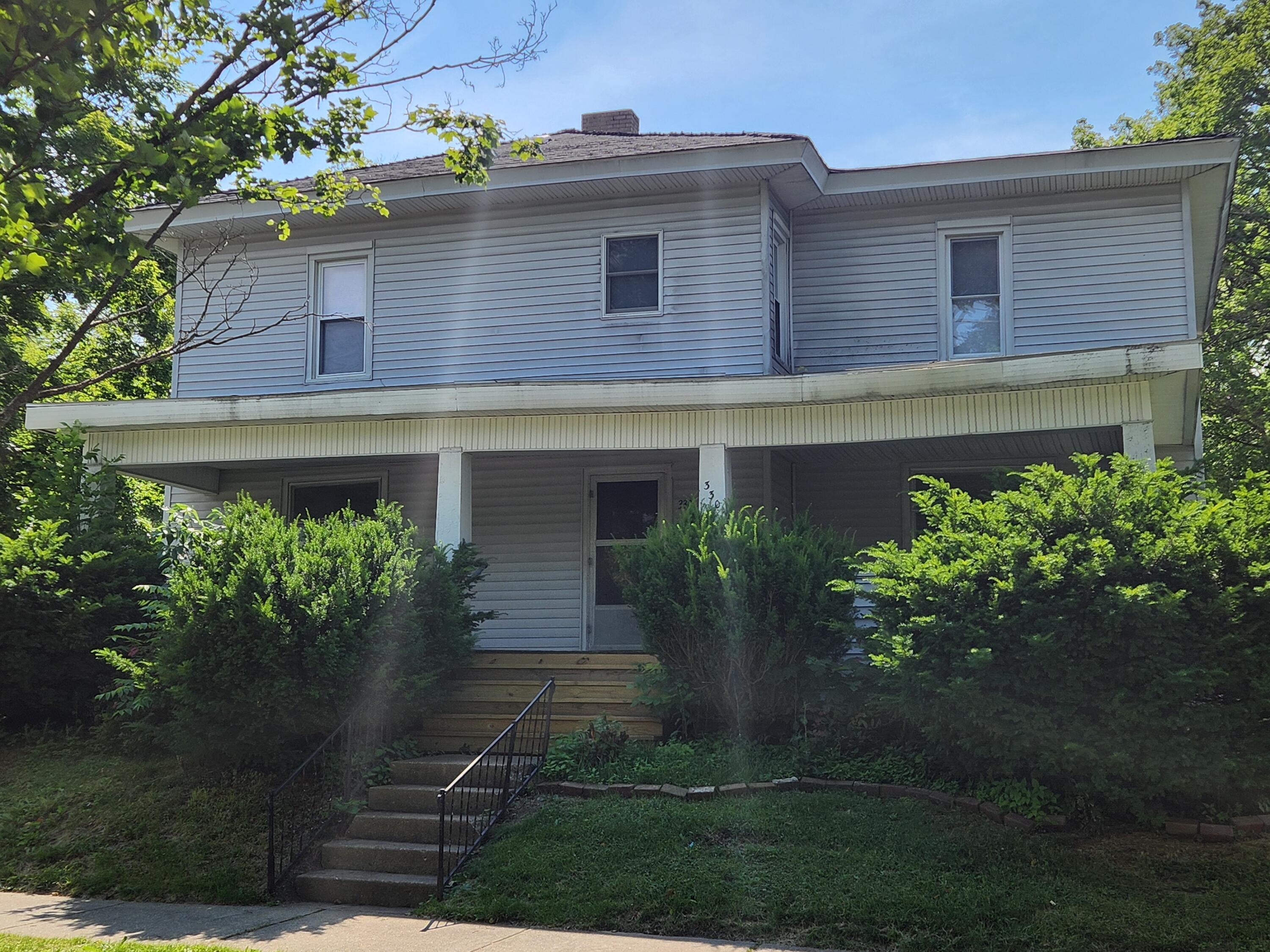 330 S Stewart Avenue Property Photo 1