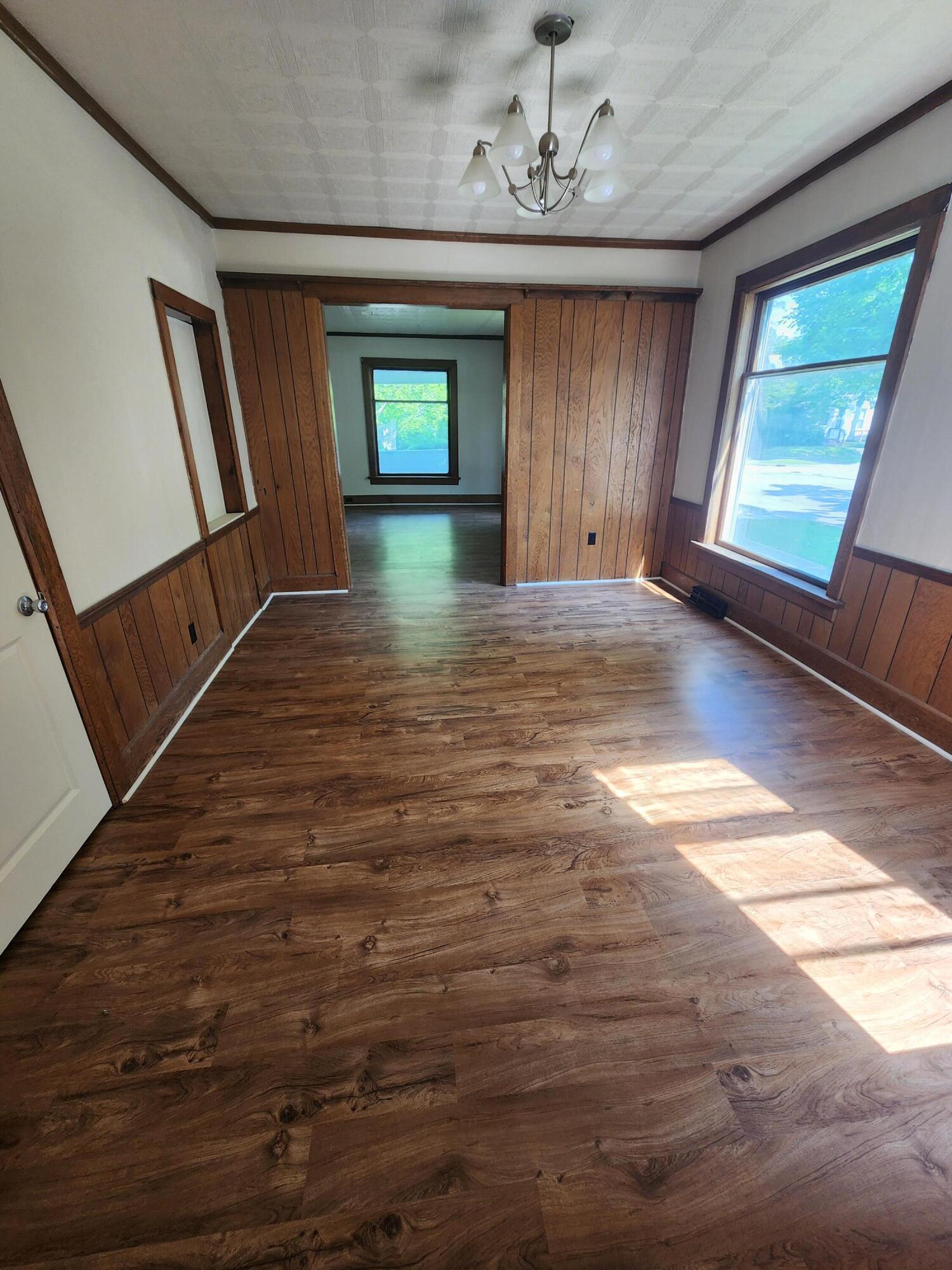 330 S Stewart Avenue Property Photo 12