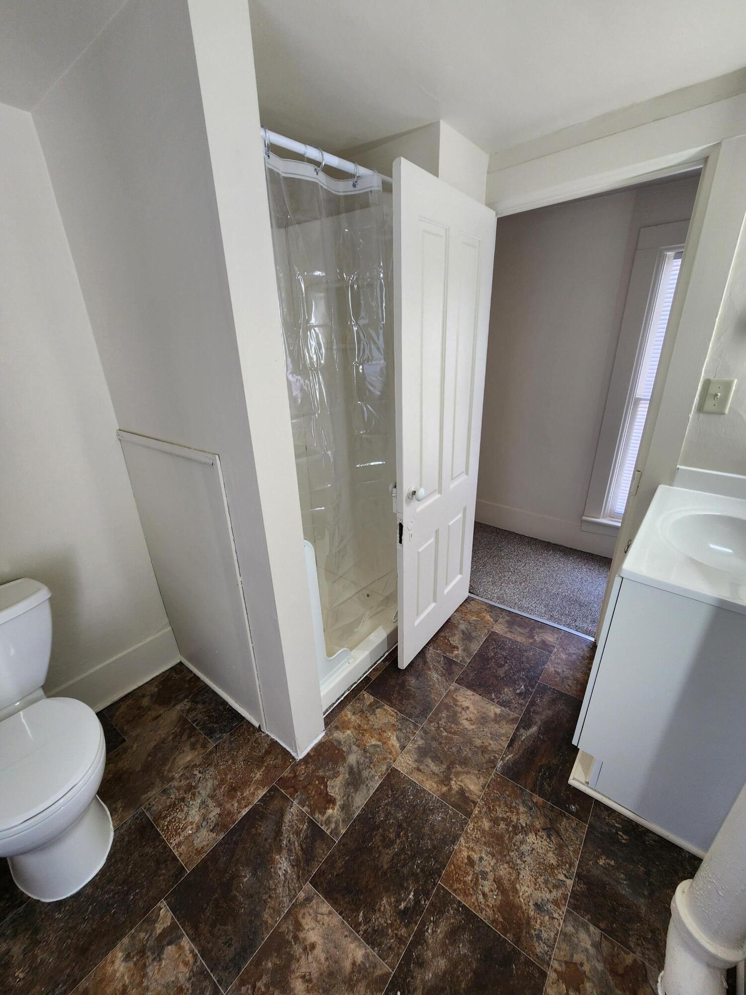330 S Stewart Avenue Property Photo 15