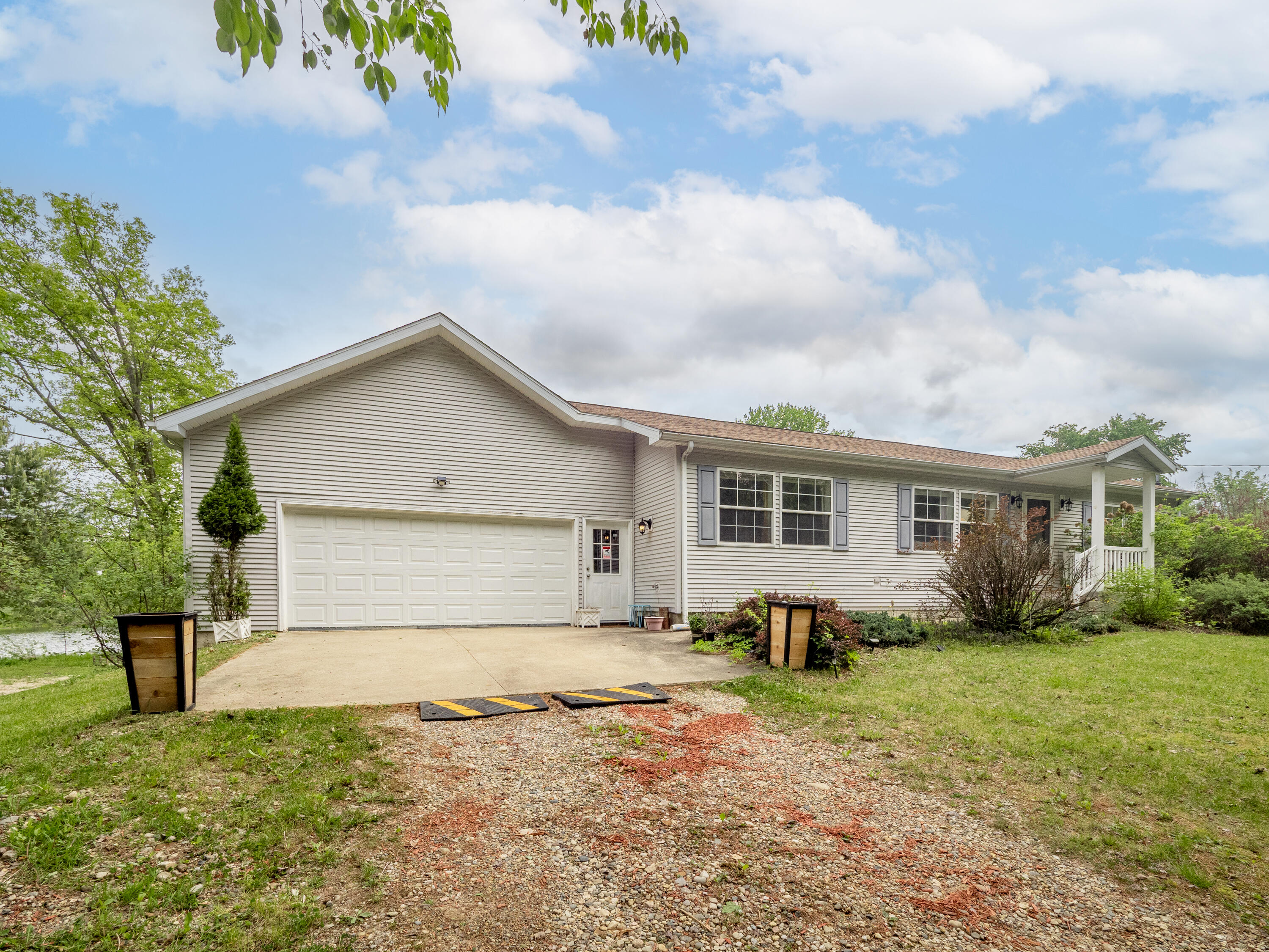 32940 Fish Hatchery Road Property Photo 2