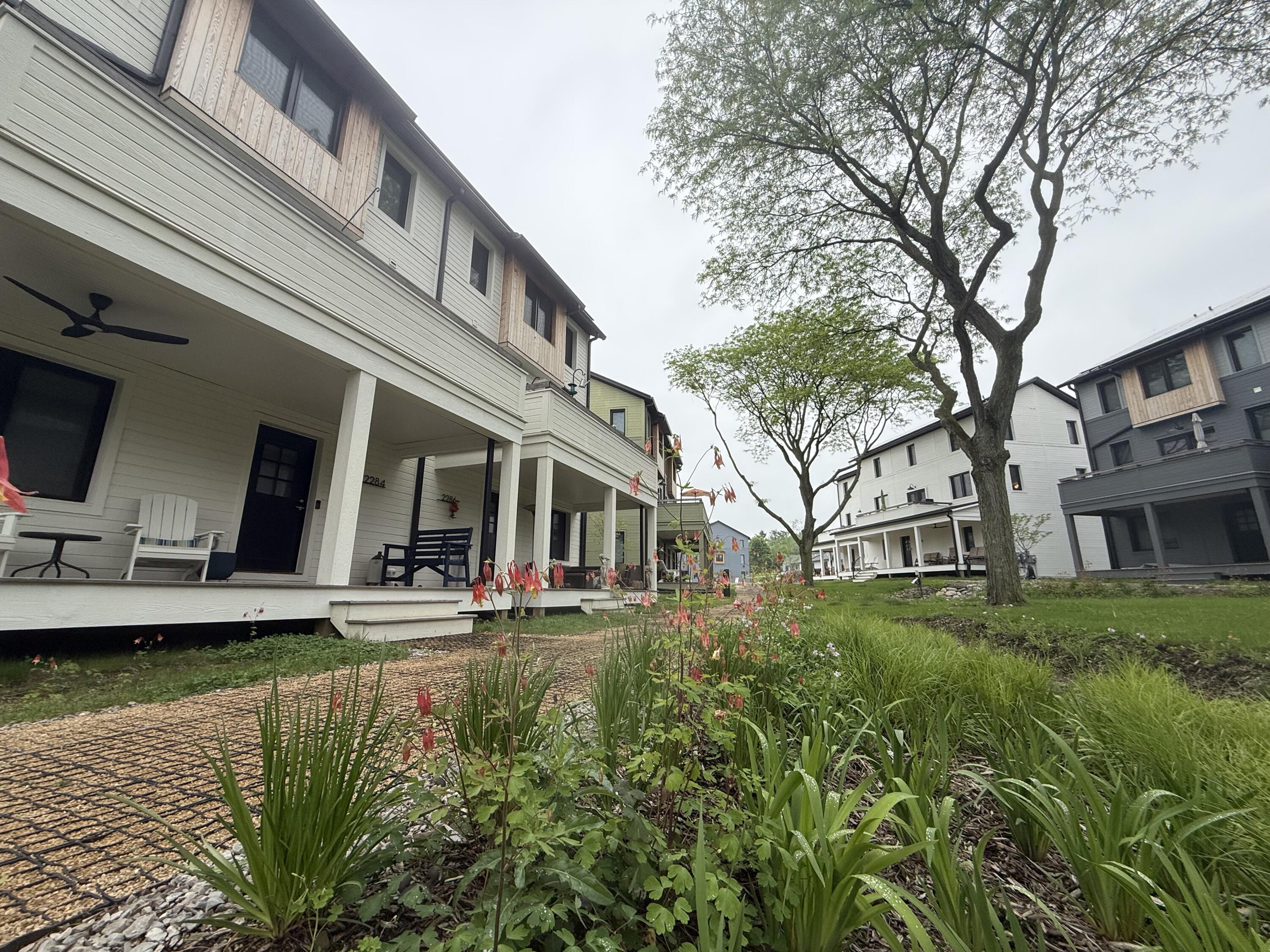 2272 Greenway Trail Property Photo 49
