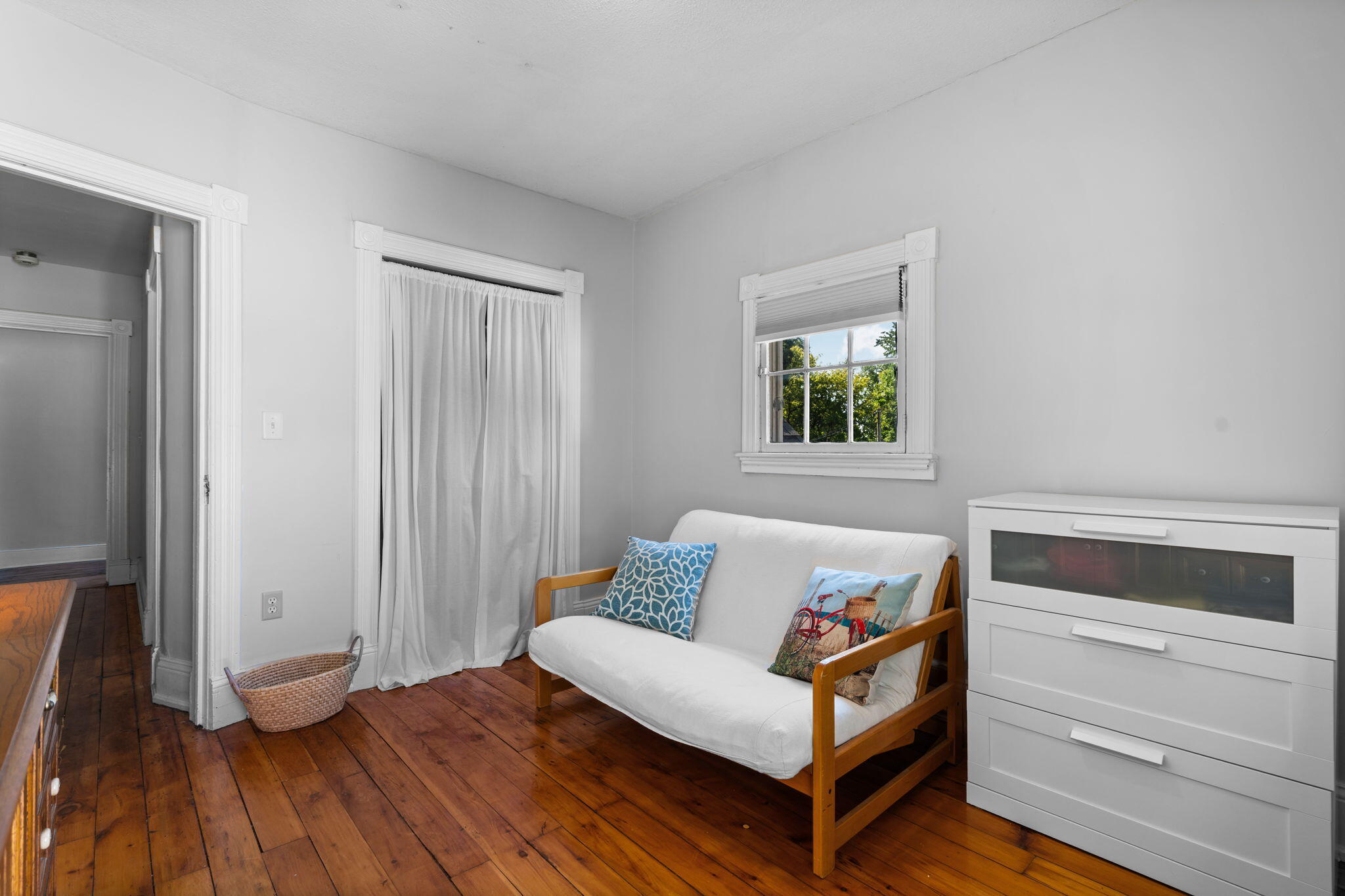 314 E Cross Street Property Photo 33