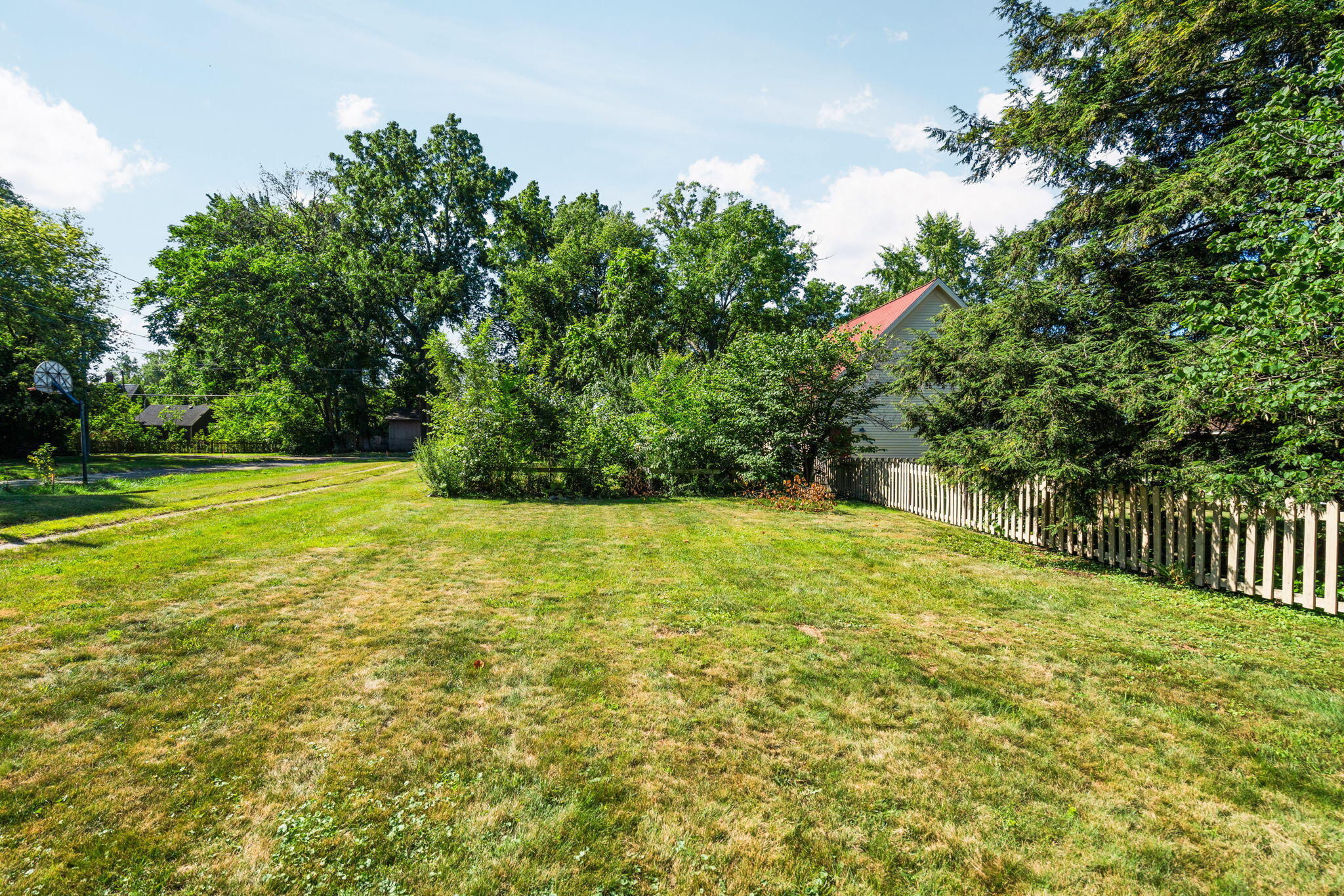 314 E Cross Street Property Photo 41