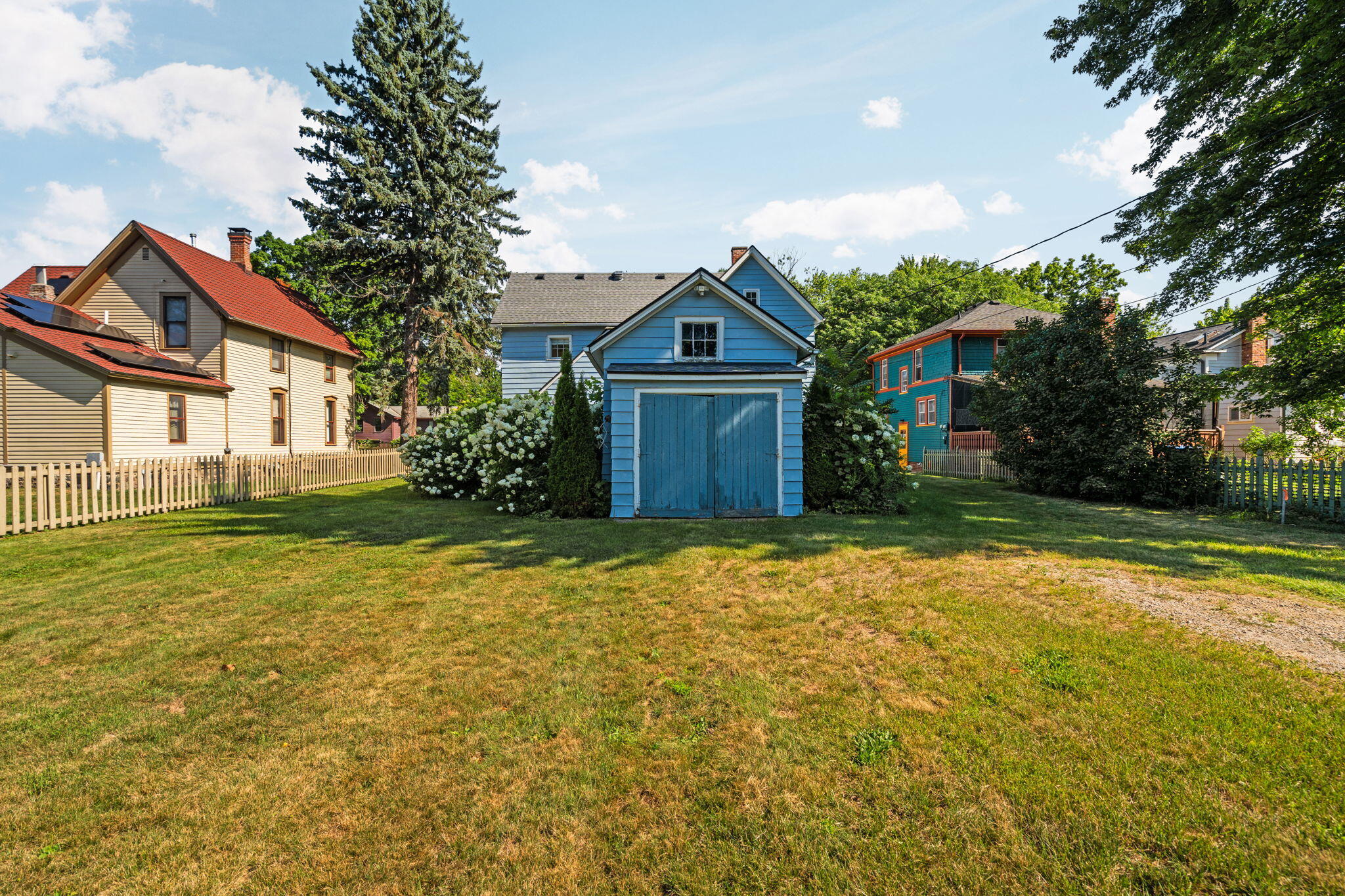314 E Cross Street Property Photo 43