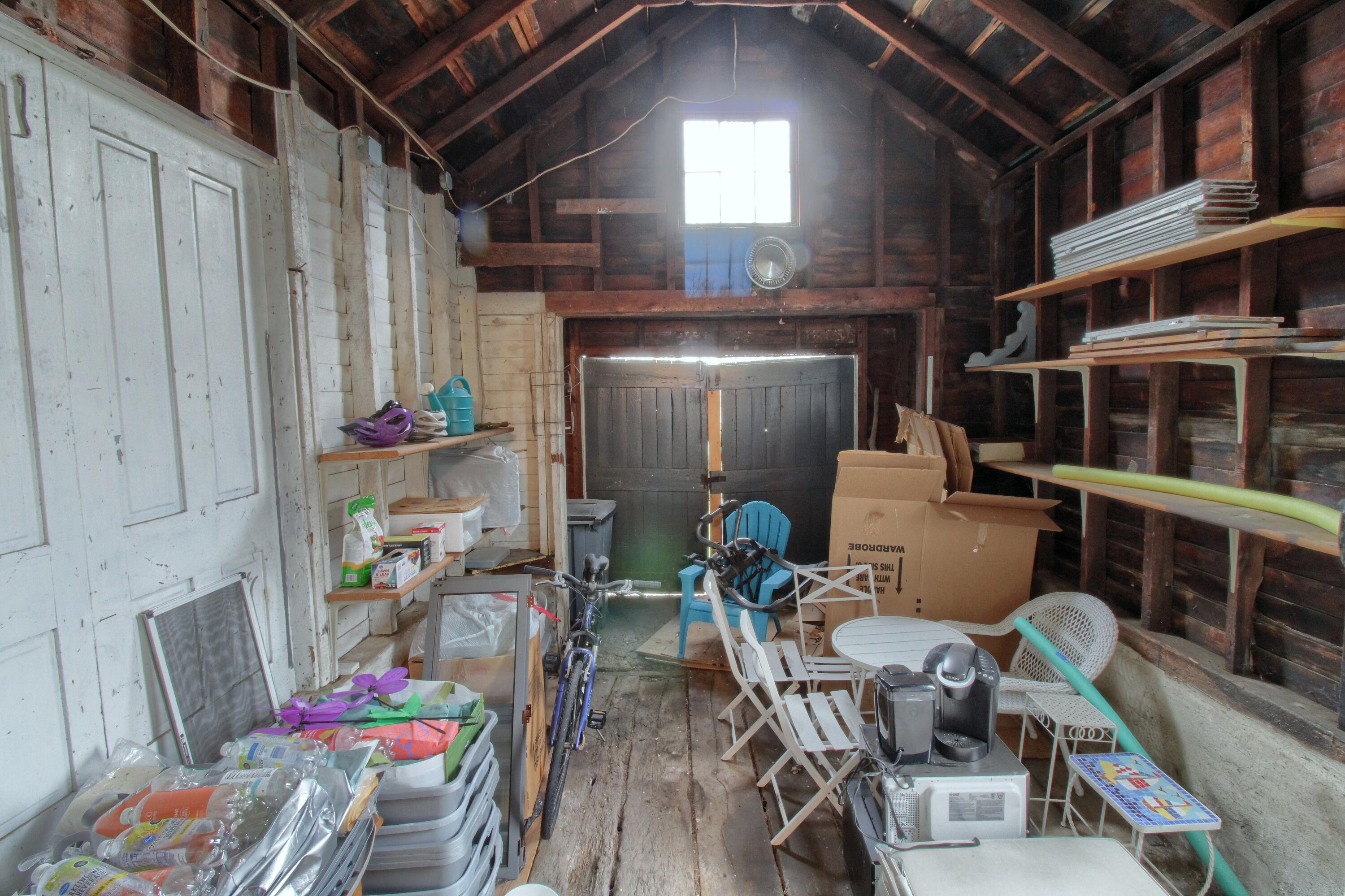314 E Cross Street Property Photo 52