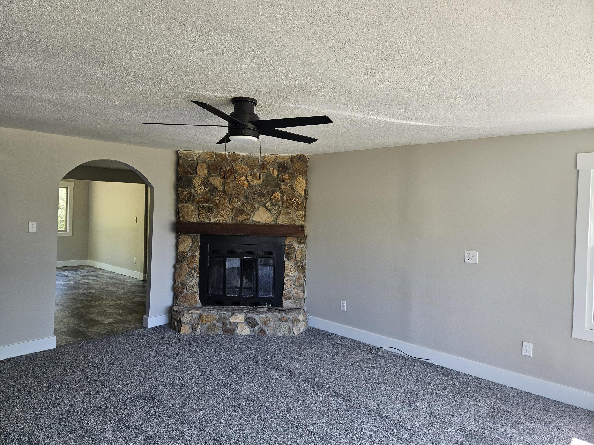 1090 Holton Whitehall Road Property Photo 3